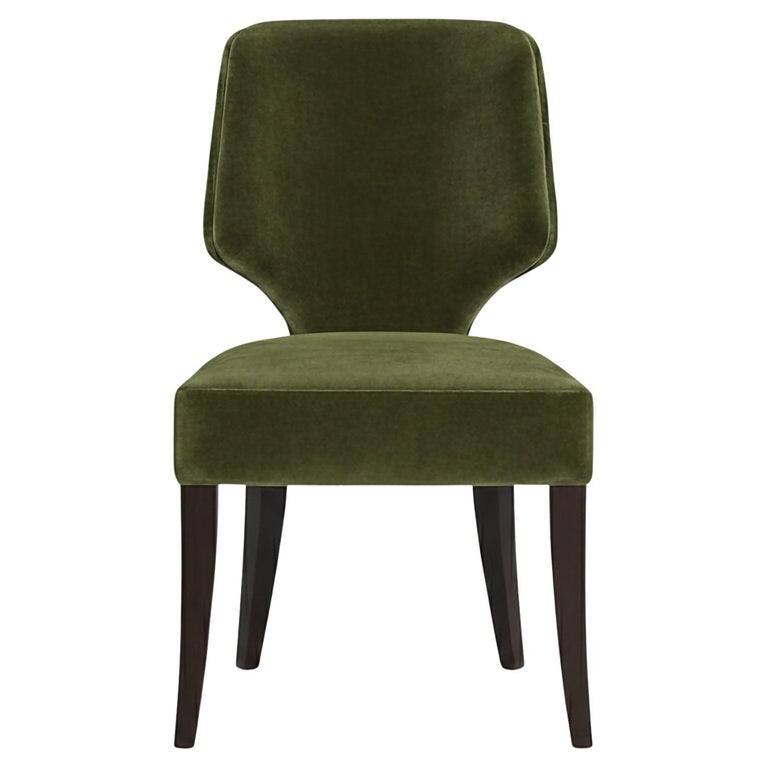 https://a.1stdibscdn.com/couture-dining-chair-in-hand-tailored-upholstery-hollywood-regency-style-for-sale/f_27693/f_491129921772833692859/f_49112992_1772833693224_bg_processed.jpg?width=768