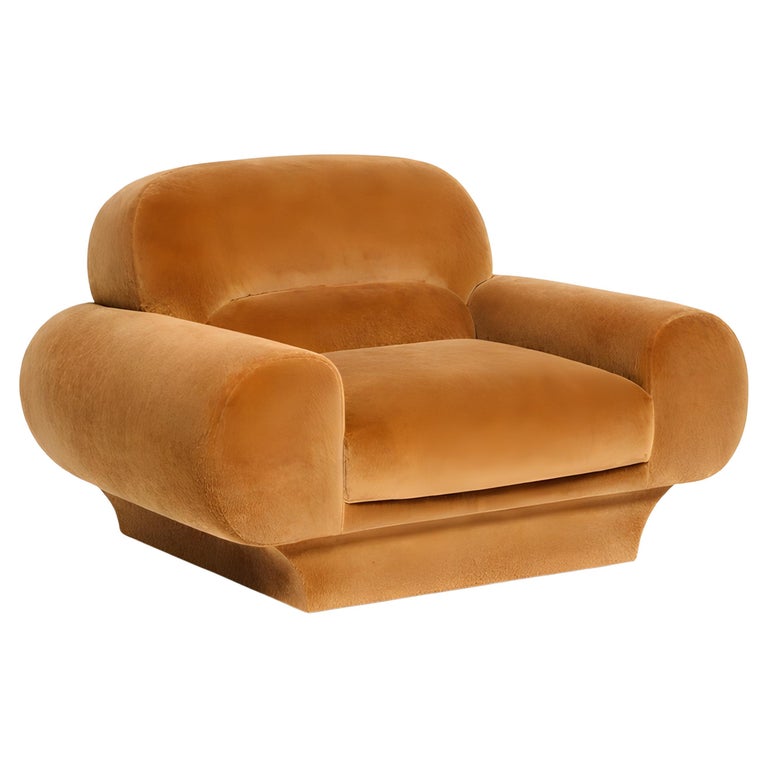 https://a.1stdibscdn.com/1970s-italian-modern-style-sculptural-armchair-with-round-continuous-silhouette-for-sale/f_27693/f_492403321773632471355/f_49240332_1773632472182_bg_processed.jpg?width=768