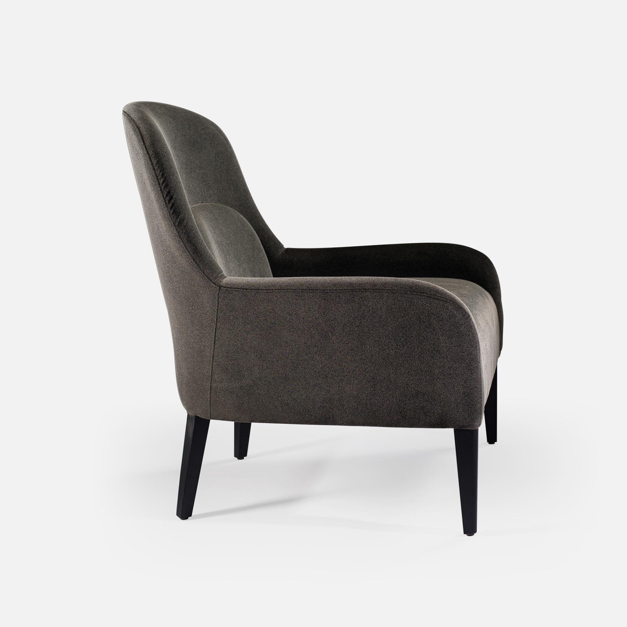 https://a.1stdibscdn.com/set-of-two-montreux-armchairs-in-retro-style-in-custom-high-performance-velvet-for-sale-picture-4/f_27693/f_453493721749245674054/fauteuil_ciara_6180_2_master.jpg