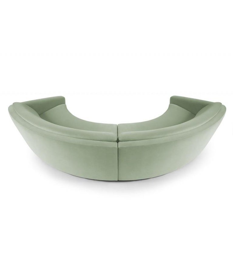 https://a.1stdibscdn.com/hand-tailored-curved-sofa-in-stylish-brushed-brass-plate-footer-for-sale-picture-6/f_27693/f_211238321603477421074/ferdinand_sofa_by_munna_design_1__master.jpg?width=768
