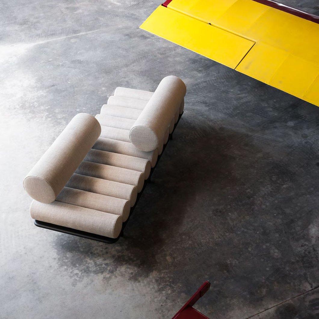 https://a.1stdibscdn.com/tacchini-five-to-nine-sofa-daybed-with-headrest-designed-by-studiopepe-for-sale-picture-6/f_44652/1607377590439/five_to_nine_530x_2x_master.jpg