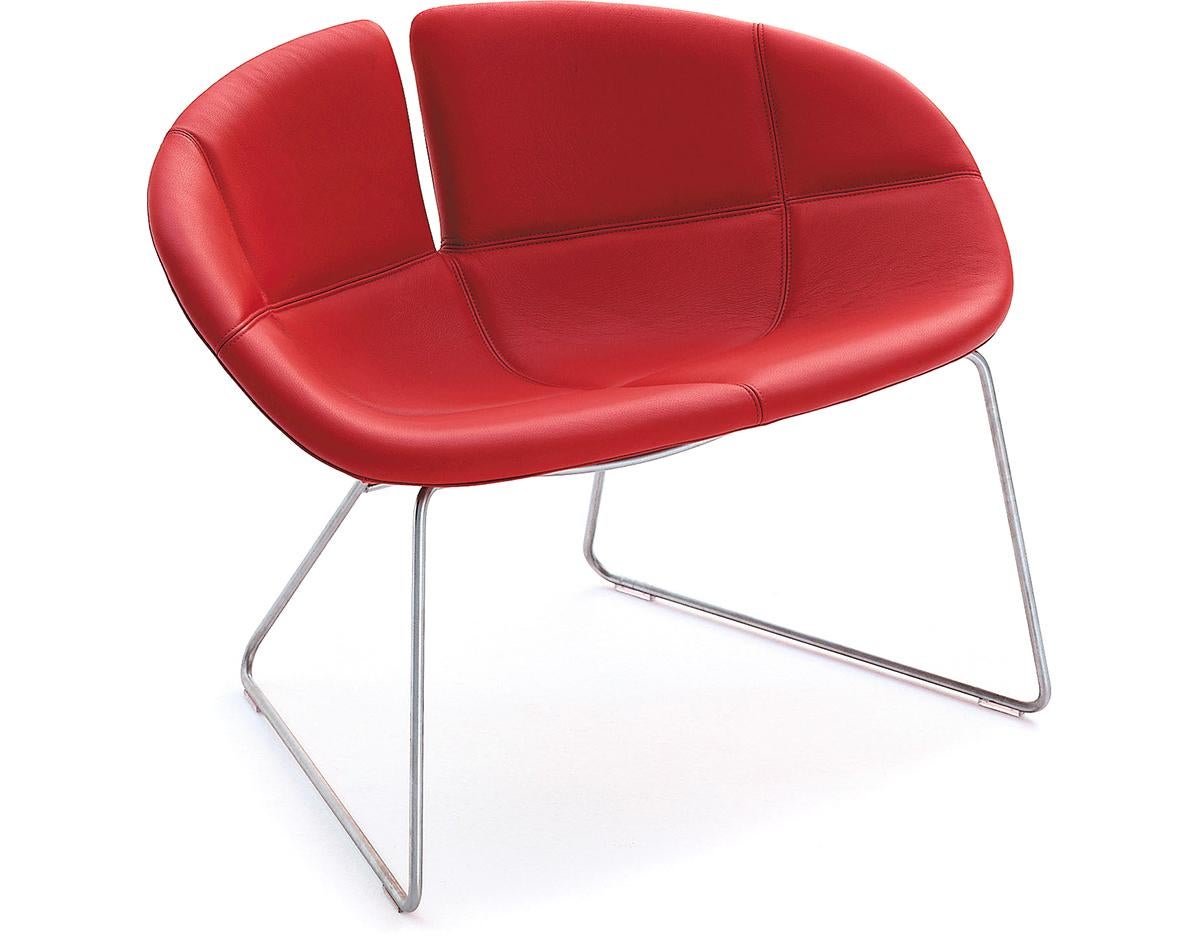 https://a.1stdibscdn.com/moroso-fjord-medium-armchair-by-patricia-urquiola-for-sale-picture-2/f_16392/f_411216021724079226152/fjord_armchair_patricia_urquiola_moroso_2_master.jpg