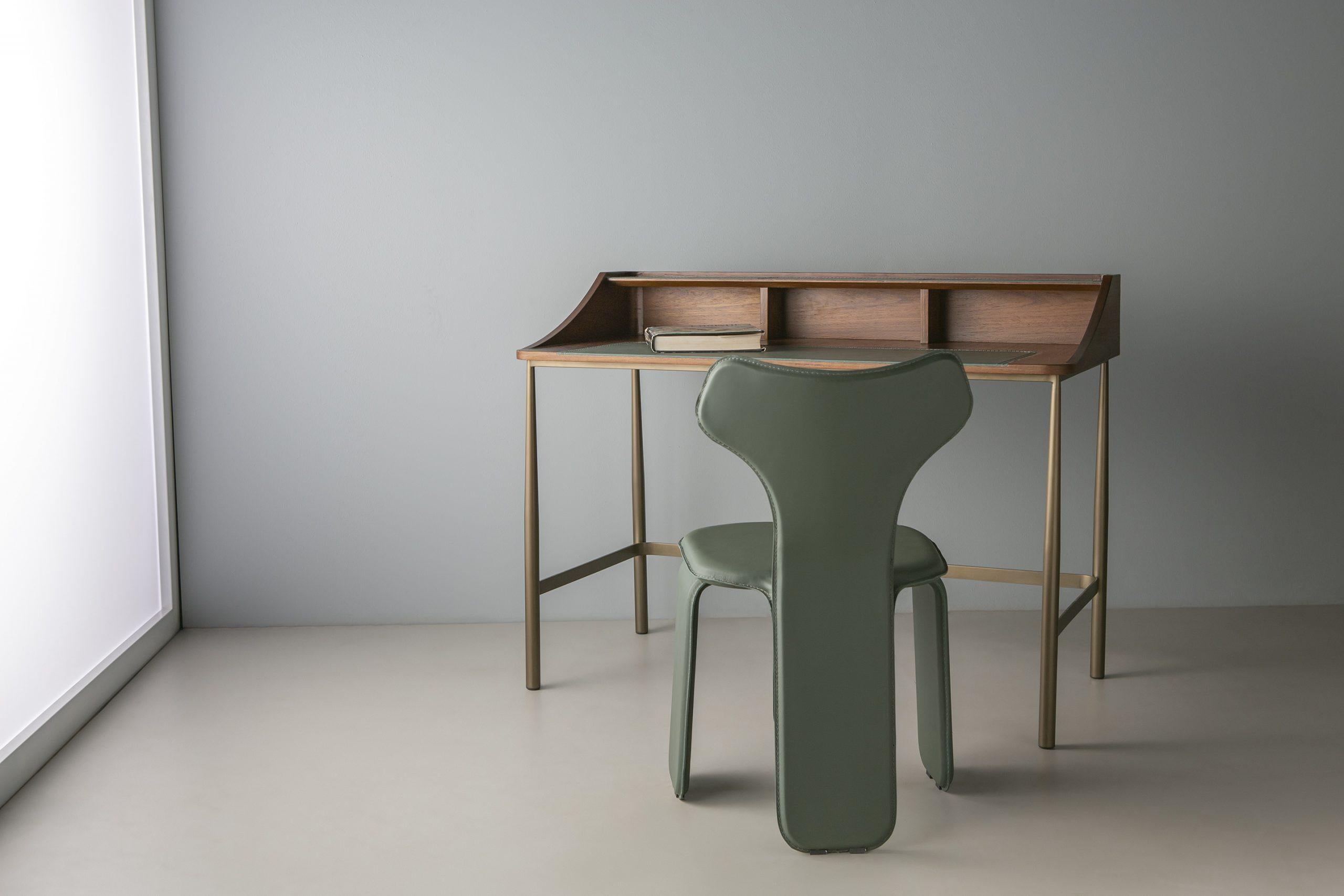 https://a.1stdibscdn.com/fly-chair-by-doimo-brasil-for-sale-picture-3/f_12192/f_389461921711025642021/fly_cadeira2_scaled_master.jpg