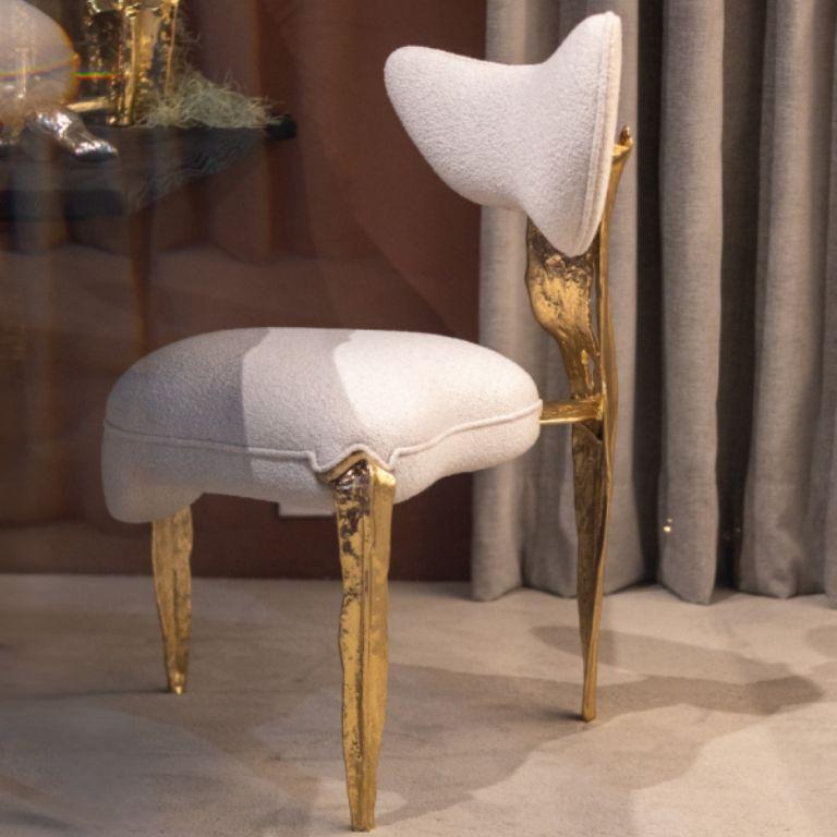 https://a.1stdibscdn.com/folia-sculptural-chair-in-off-white-finish-with-organic-silhouette-for-sale-picture-2/f_84862/f_443451821743593197657/folia_chair_white_2__master.jpg