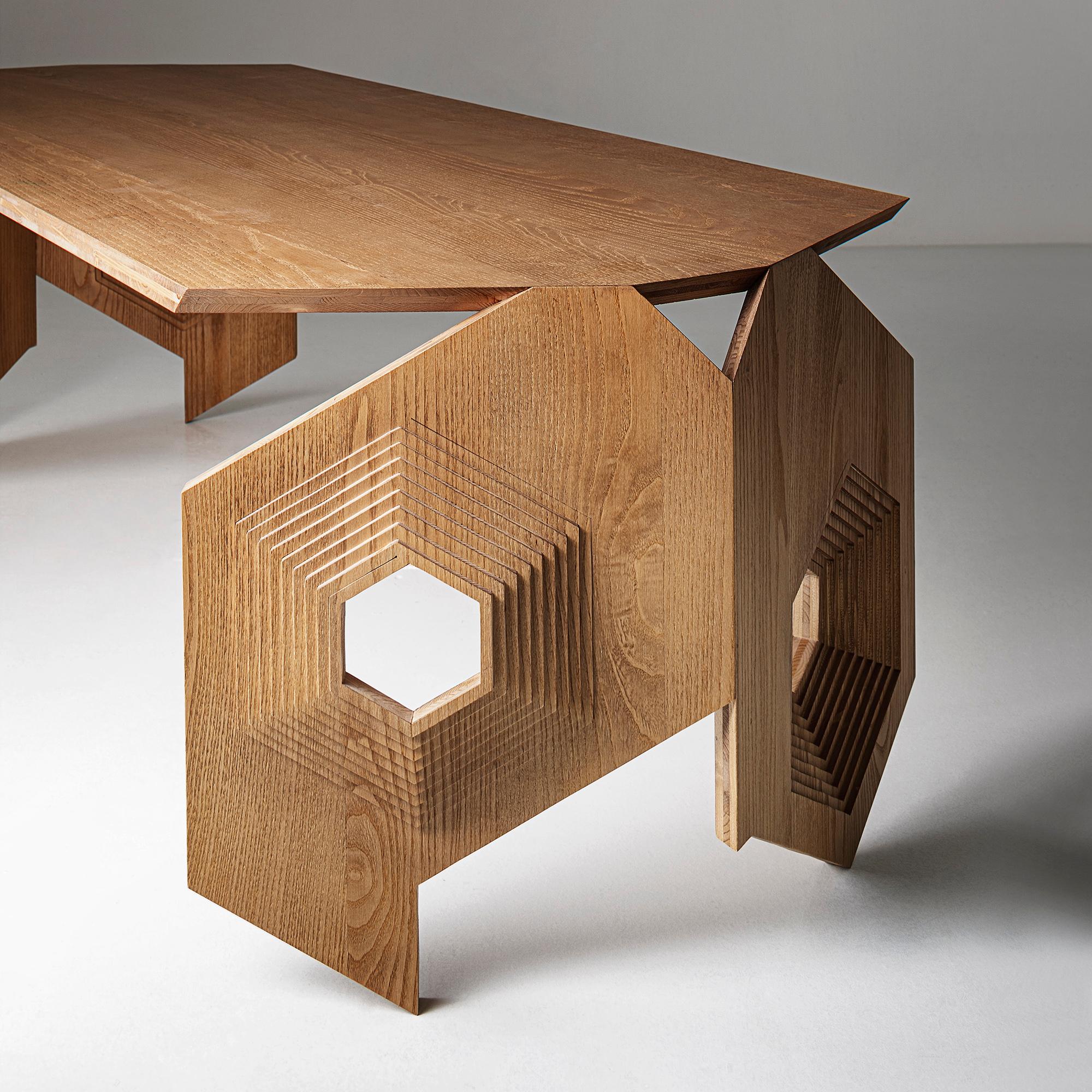 https://a.1stdibscdn.com/-cristoforo-modern-dining-table-for-sale-picture-10/f_43841/f_237506521620835453997/foro9_master.jpg