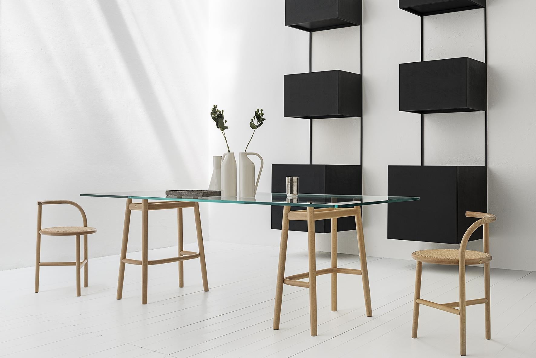 https://a.1stdibscdn.com/gebruder-thonet-vienna-gmbh-single-curve-dining-table-in-beech-with-glass-top-for-sale-picture-5/22569652/f_224813921612946885380/foto_223_052_SINGLE_CURVE_DINING_TABLE_STOOL2_master.jpg