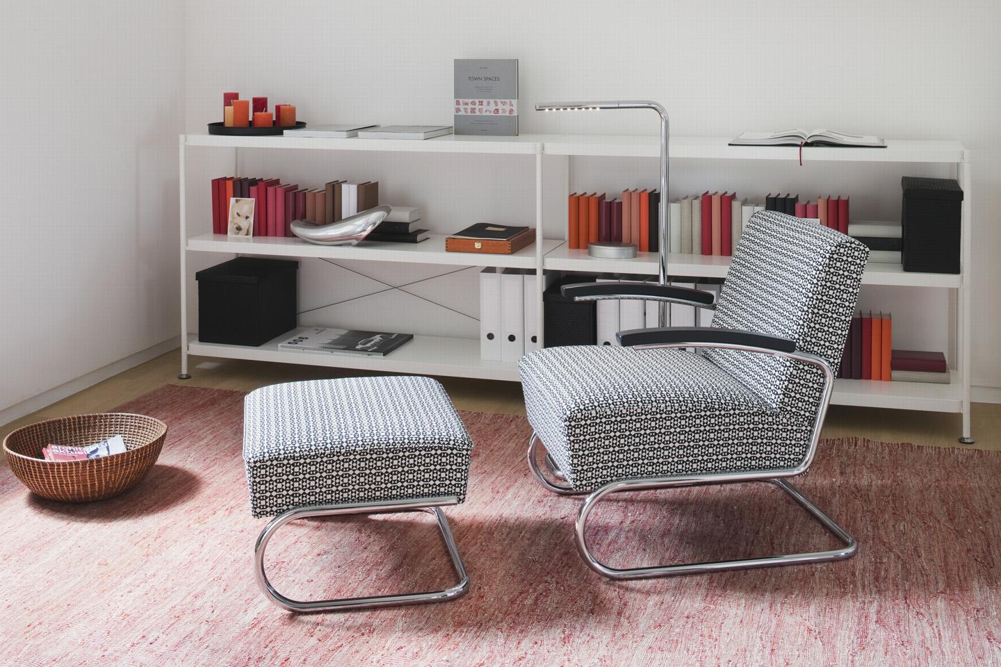 https://a.1stdibscdn.com/s-411-cowhide-cantilever-lounge-chair-for-sale-picture-3/f_44652/1610078510159/front_images_5000_Thonet_Programm_S_411_7000_Interieur_2_master.jpg