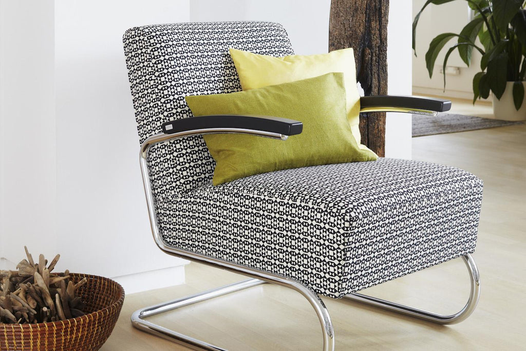 https://a.1stdibscdn.com/s-411-cowhide-cantilever-lounge-chair-for-sale-picture-10/f_44652/1610078493171/front_images_5000_Thonet_Programm_S_411_Interieur_15_master.jpg