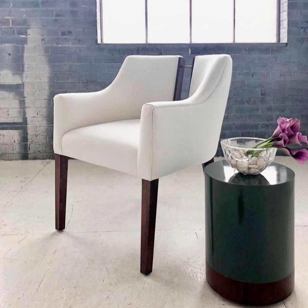 https://a.1stdibscdn.com/vaughn-occasional-tables-for-sale-picture-2/f_31991/f_491117021772827341270/fullsizeoutput_b5_master.jpeg
