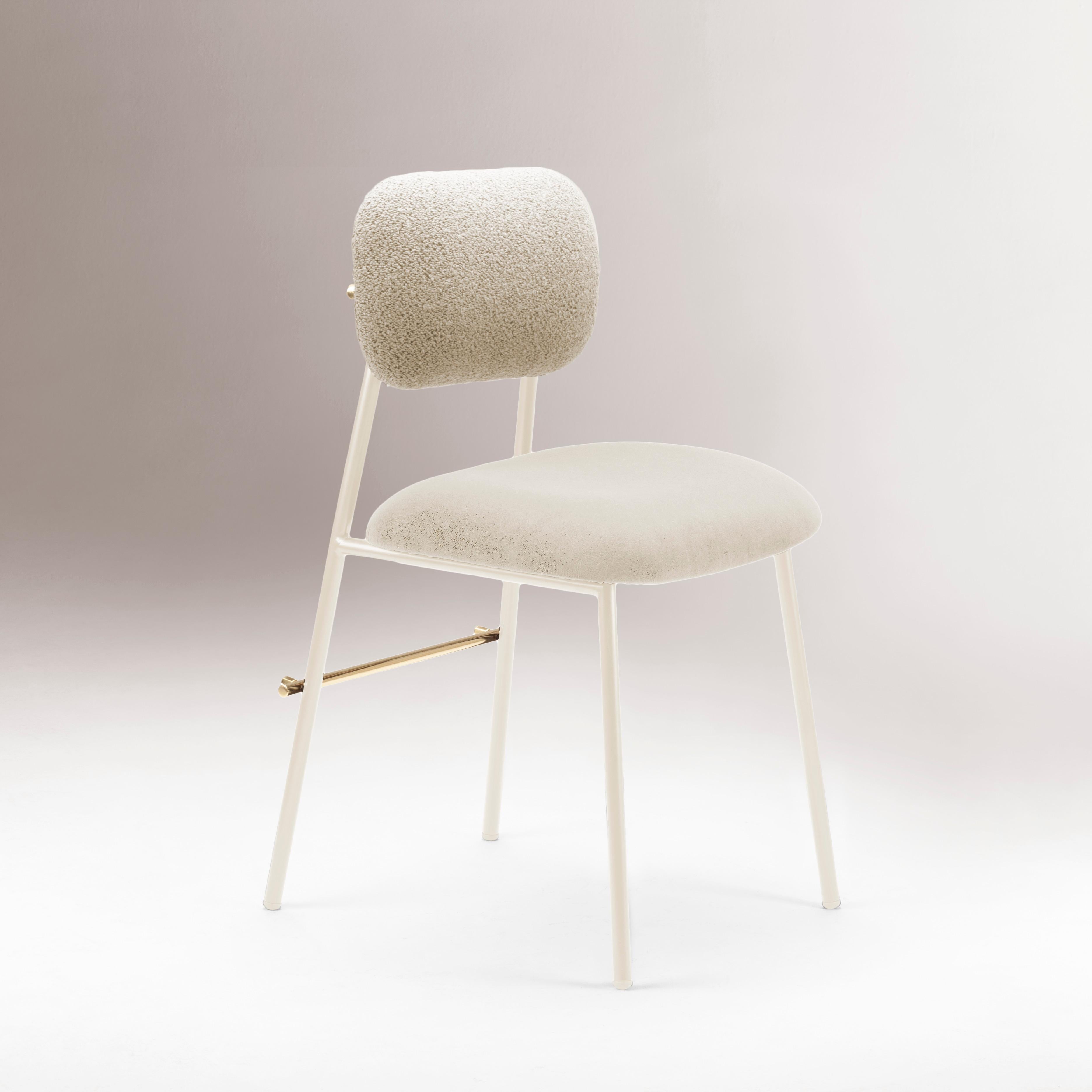https://a.1stdibscdn.com/contemporary-classic-chair-miami-in-com-with-brass-details-for-sale-picture-9/f_40973/f_274125021737038110251/fundo_master.jpg