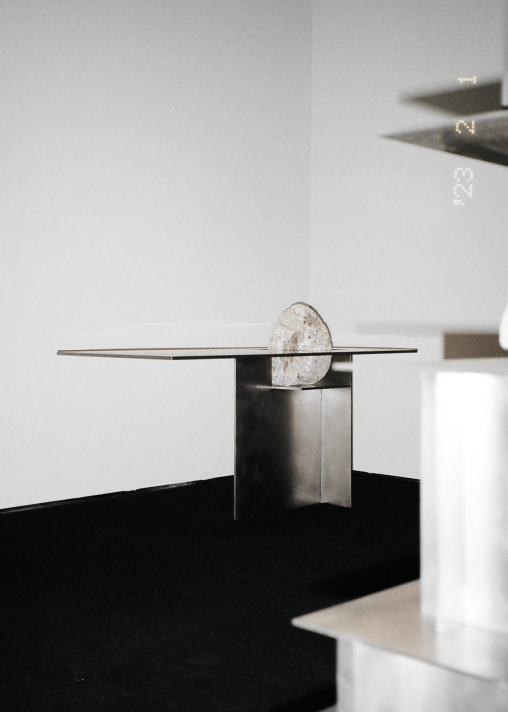 https://a.1stdibscdn.com/proportions-of-stone-table-by-lee-sisan-for-sale-picture-7/f_12192/f_380117421745416744786/g_master.jpg