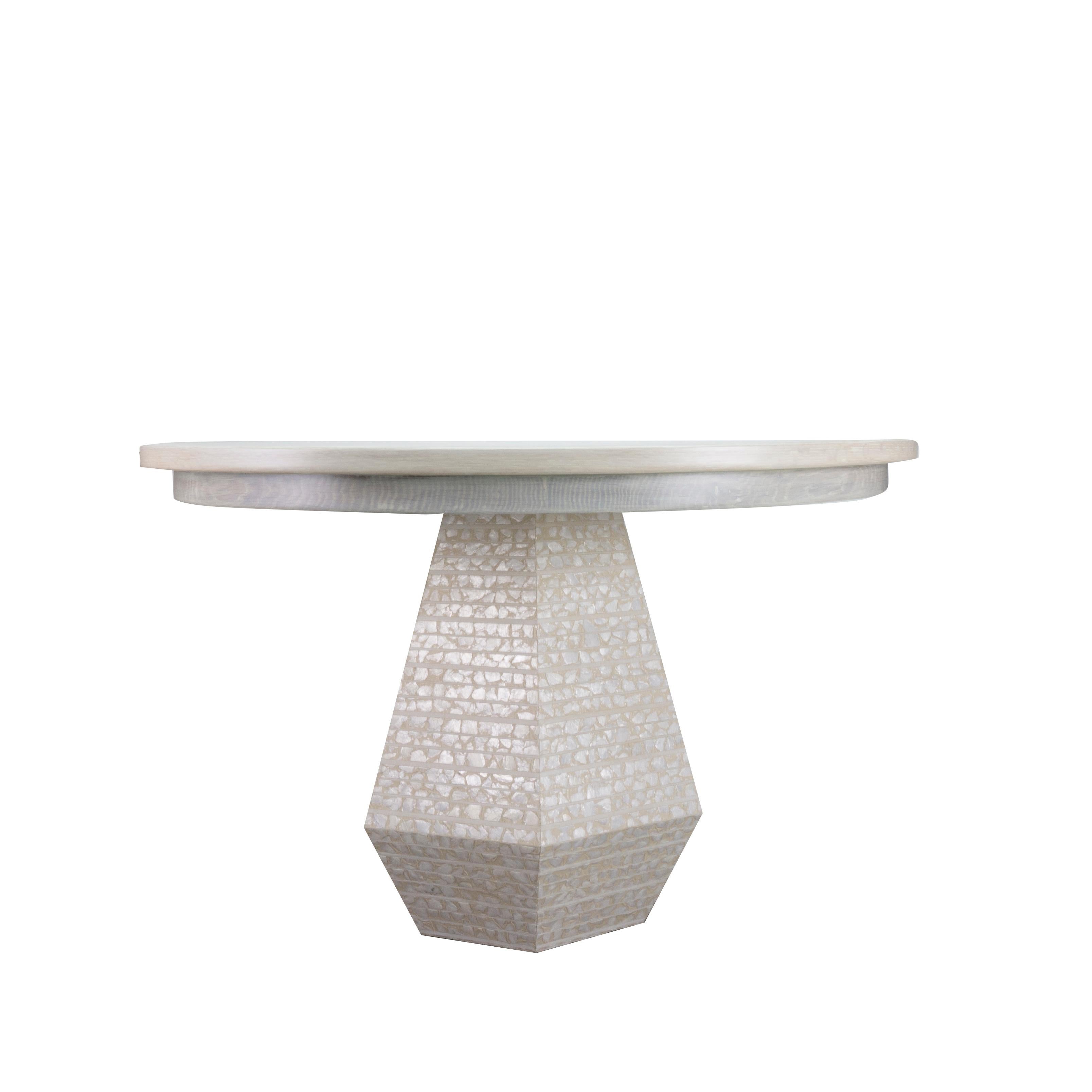 https://a.1stdibscdn.com/large-post-modern-dining-table-with-extension-leaves-for-sale-picture-9/f_21233/f_141546511553615957677/gabbiettaovaltable_side2_master.jpg