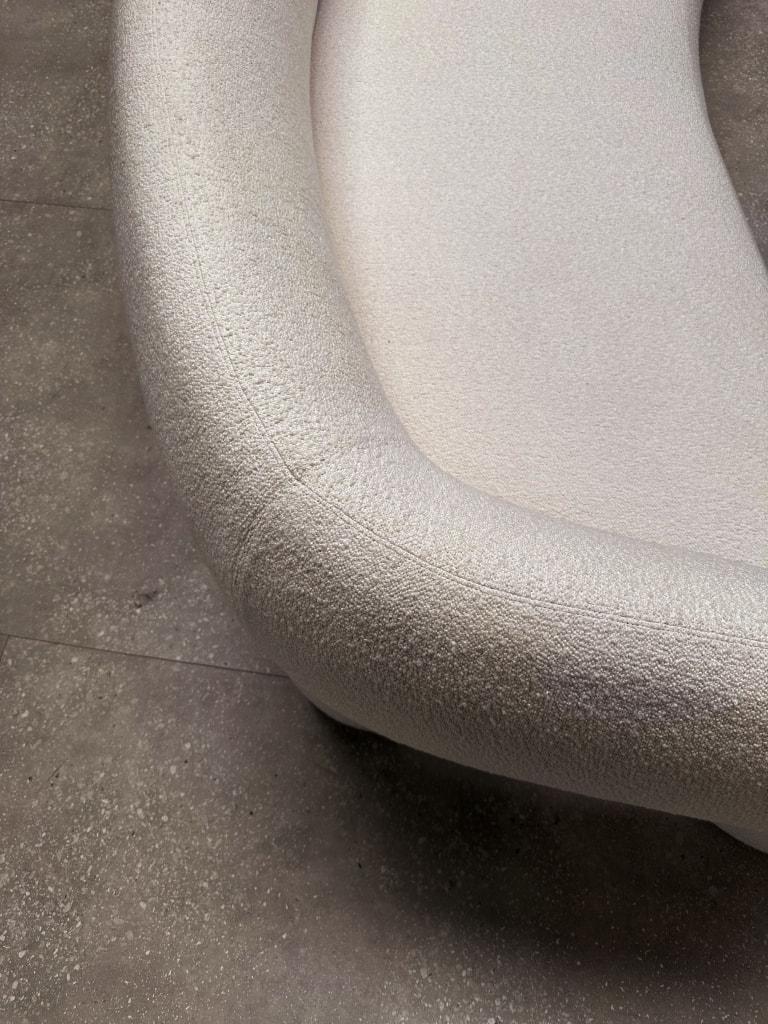 https://a.1stdibscdn.com/bold-sofa-curved-open-arms-m-for-sale-picture-8/f_95332/f_383760621707753441318/gallery_06_master.jpeg