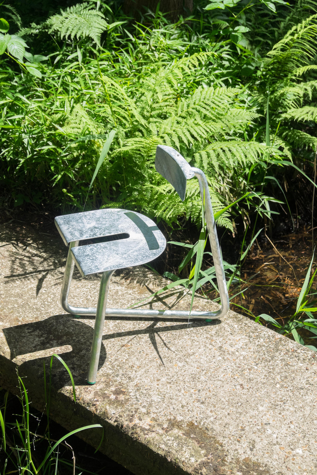https://a.1stdibscdn.com/galva-steel-outdoor-chairs-by-atelier-thomas-serruys-for-sale-picture-12/f_12192/f_334043121679402041062/galva_stoel_1_van_1__master.jpg