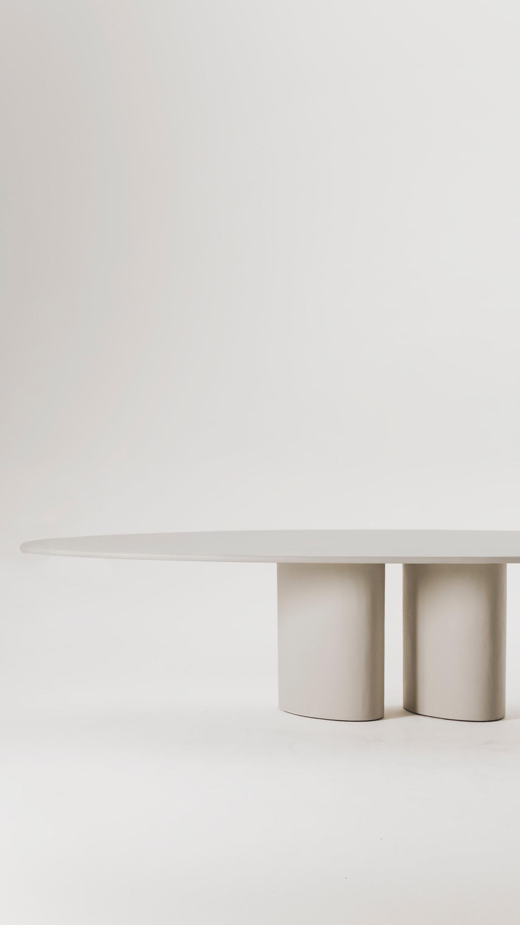 https://a.1stdibscdn.com/garra-microcement-dining-table-by-marlot-baus-for-sale-picture-4/f_106442/f_471525121761154790358/garra_story_master.JPEG