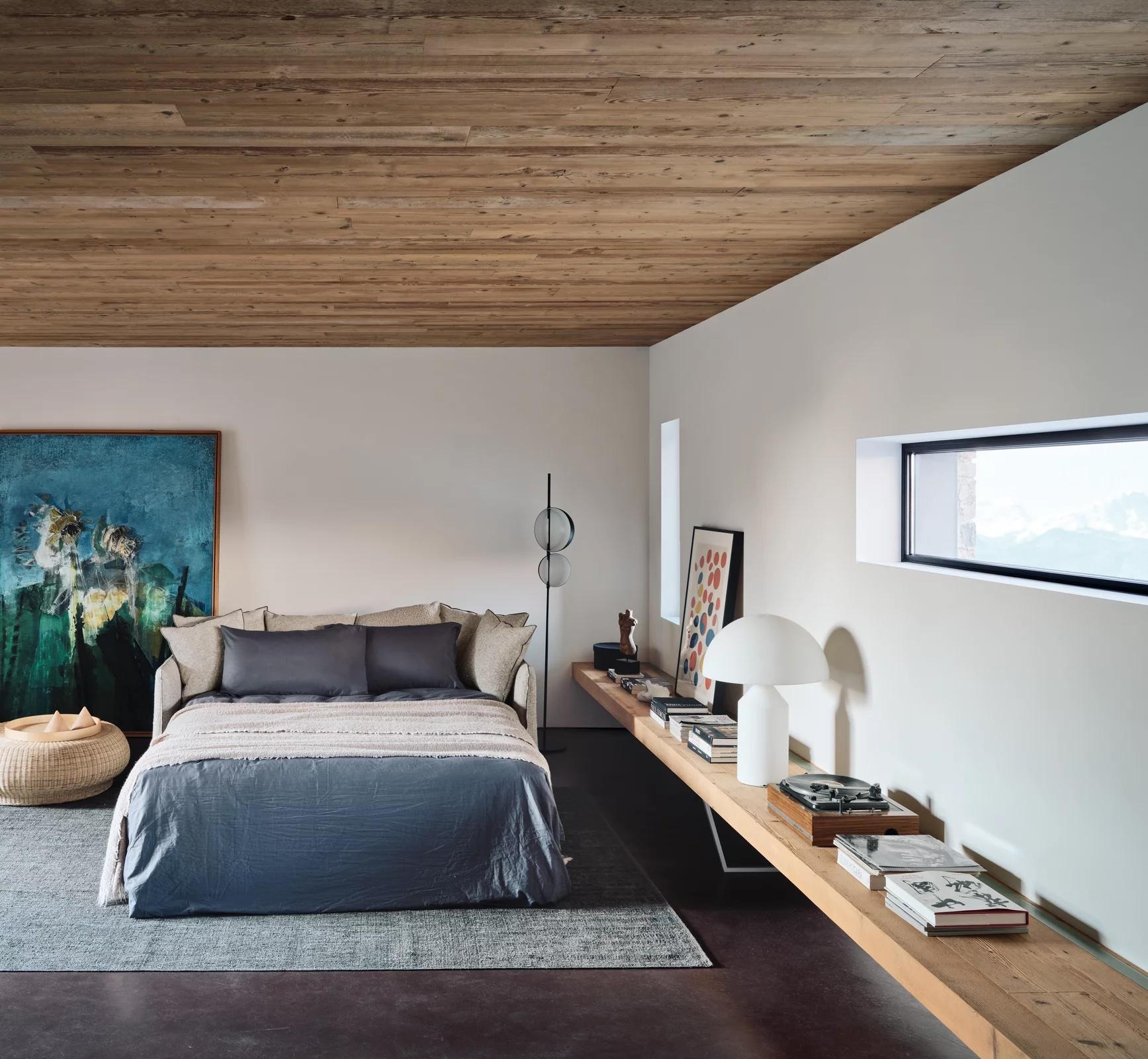 https://a.1stdibscdn.com/sofa-bed-gervasoni-ghost-13-design-paola-navone-for-sale-picture-10/f_105752/f_465013321756829651137/gervasoni_beds_104_105_2x_master.jpeg