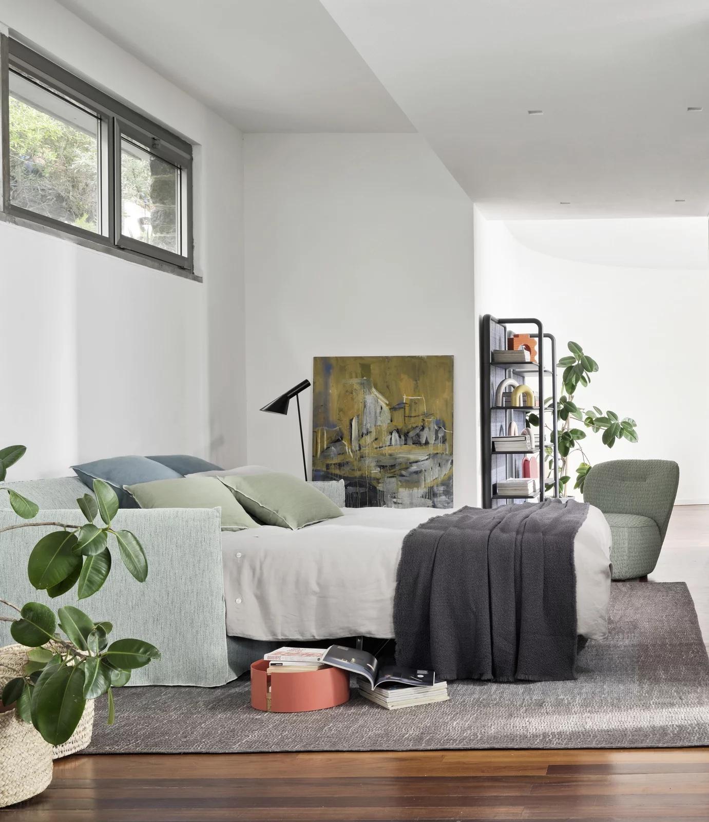 https://a.1stdibscdn.com/sofa-bed-gervasoni-ghost-13-design-paola-navone-for-sale-picture-7/f_105752/f_465013321756829633154/gervasoni_ghost_132_2x_1_master.jpeg