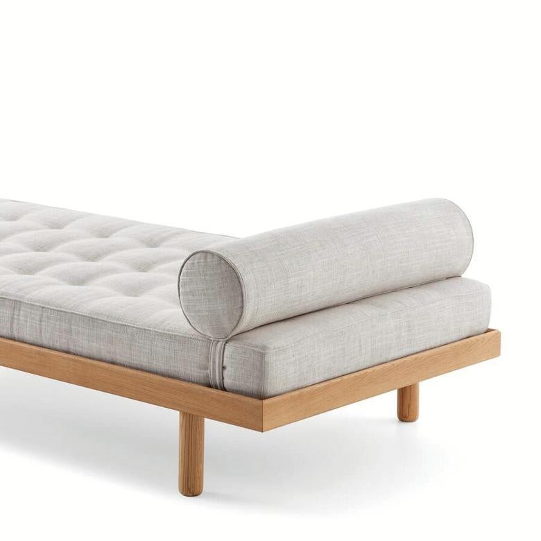 https://a.1stdibscdn.com/charlotte-perriand-lc35-maison-du-bresil-daybed-by-cassina-for-sale-picture-7/f_14272/f_290215821654682421381/ggg_master.jpg