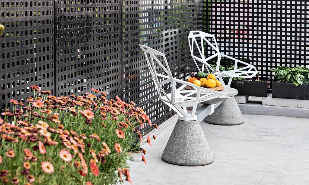 https://a.1stdibscdn.com/swivel-chair-magis-chairone-natural-concrete-base-white-aluminium-seat-for-sale-picture-3/f_105752/f_477435421764346720911/ggg_master.jpeg