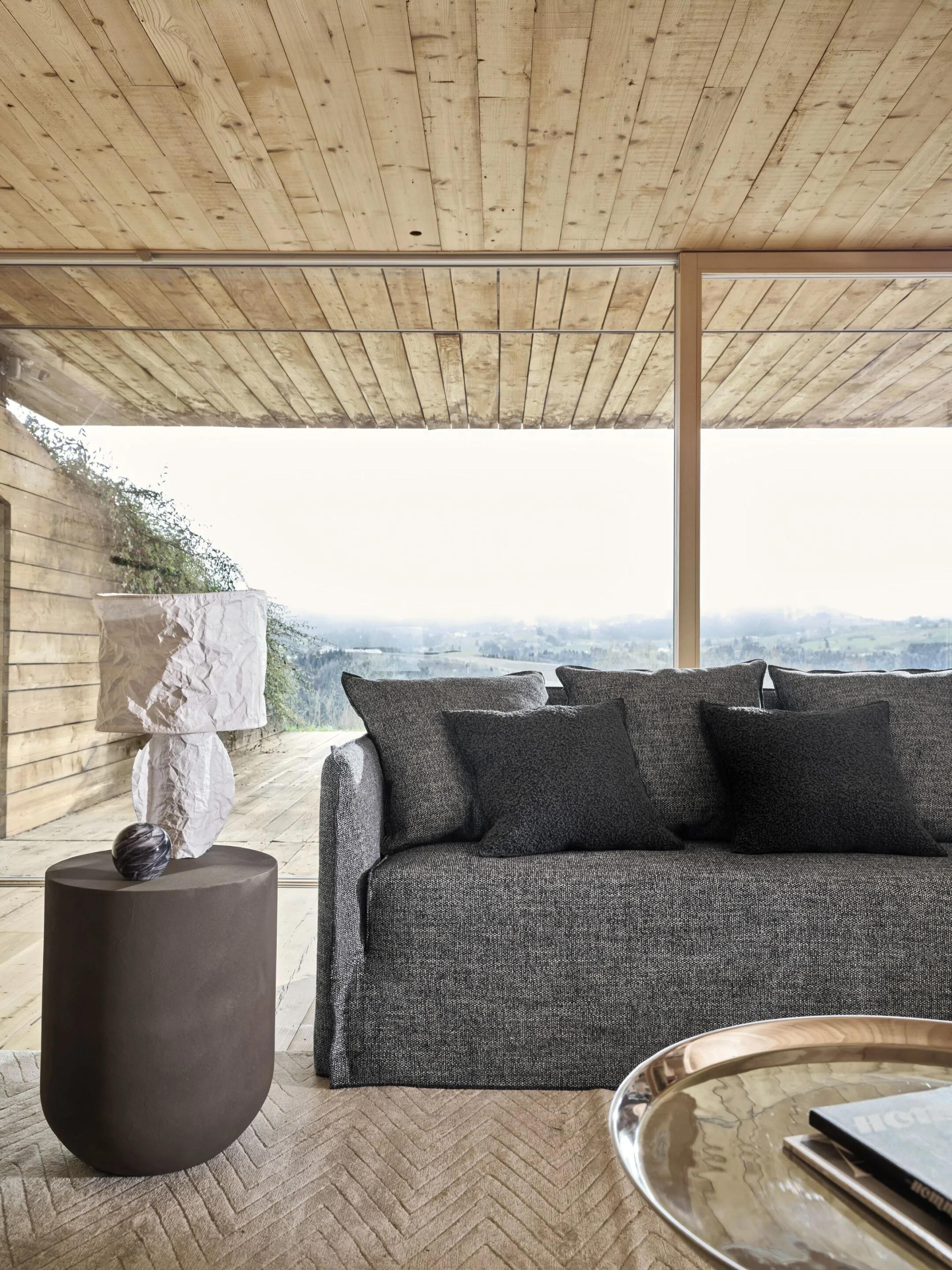 https://a.1stdibscdn.com/sofa-gervasoni-ghost-12-design-paola-navone-for-sale-picture-3/f_105752/f_464887021756741886105/ghost123_master.jpeg