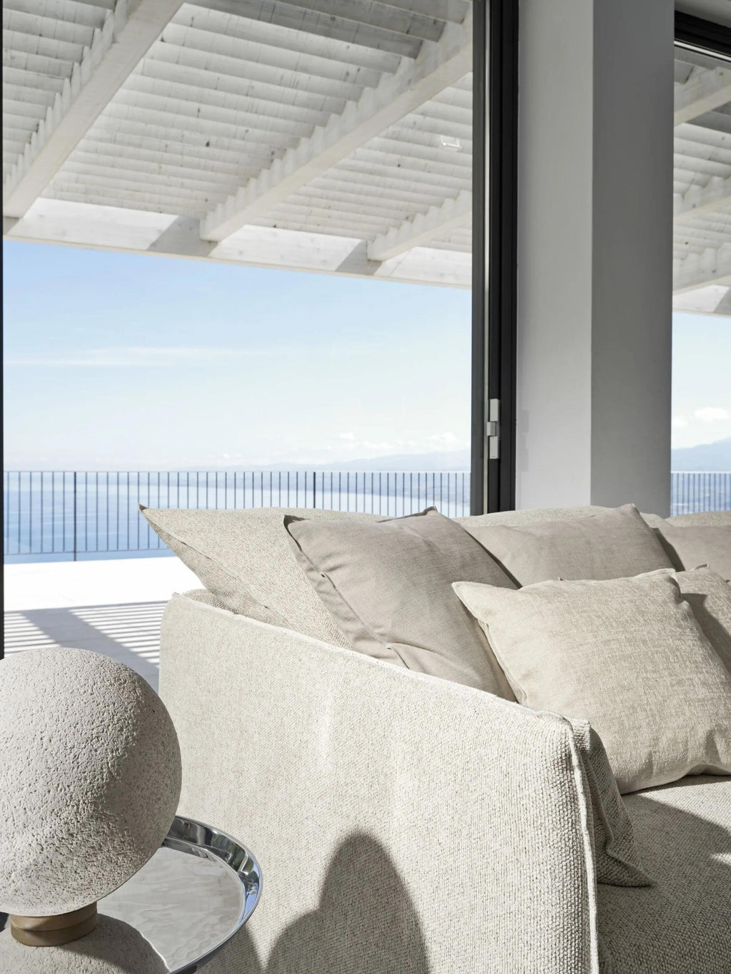 https://a.1stdibscdn.com/sofa-gervasoni-ghost-16-design-paola-navone-extra-deep-seating-movida-cadice-for-sale-picture-3/f_105752/f_465035121756840994109/ghost163_master.jpeg
