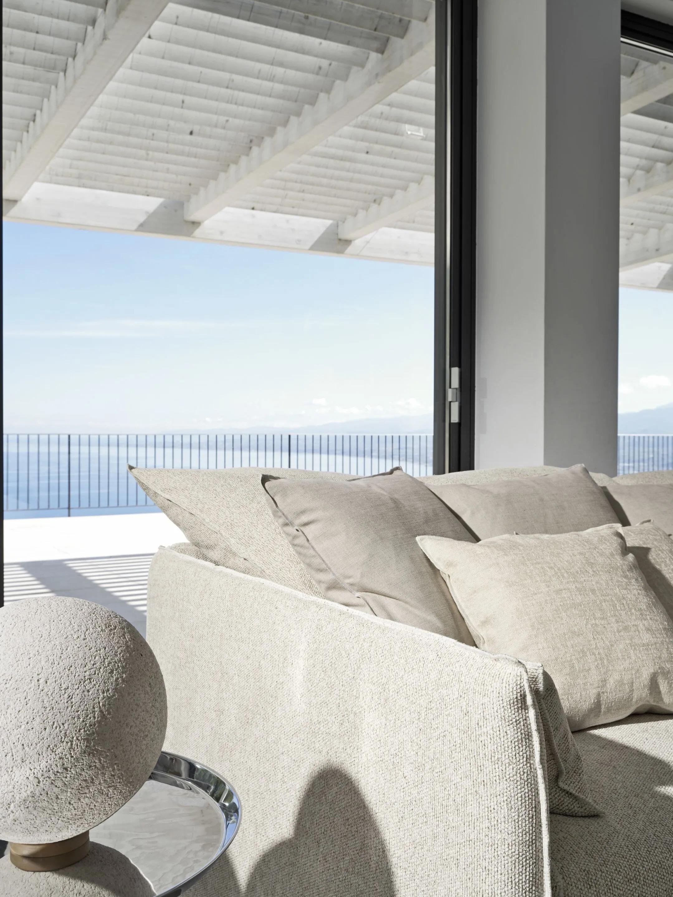 https://a.1stdibscdn.com/sofa-gervasoni-ghost-16-design-paola-navone-extra-deep-seating-movida-cadice-for-sale-picture-3/f_105752/f_465035121756840994109/ghost163_master.jpeg