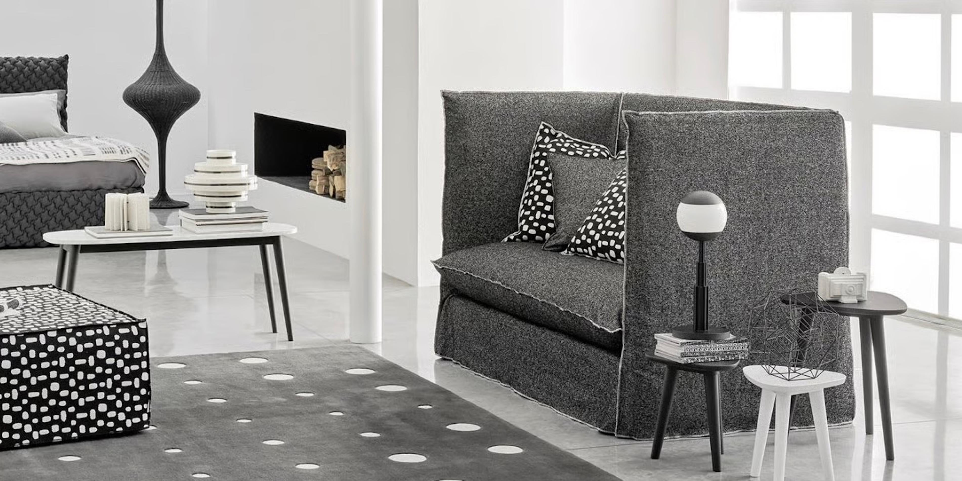 https://a.1stdibscdn.com/sofa-with-high-backrest-gervasoni-ghost-18-design-paola-navone-lino-bianco-for-sale-picture-4/f_105752/f_465036821756842011247/ghost182_master.jpg
