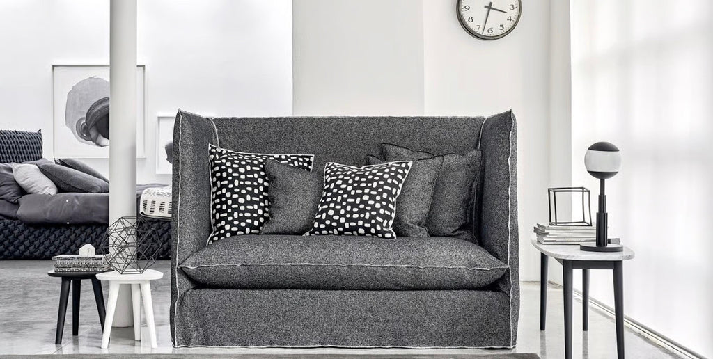 https://a.1stdibscdn.com/sofa-with-high-backrest-gervasoni-ghost-18-design-paola-navone-lino-bianco-for-sale-picture-3/f_105752/f_465036821756842006766/ghost18_master.jpg