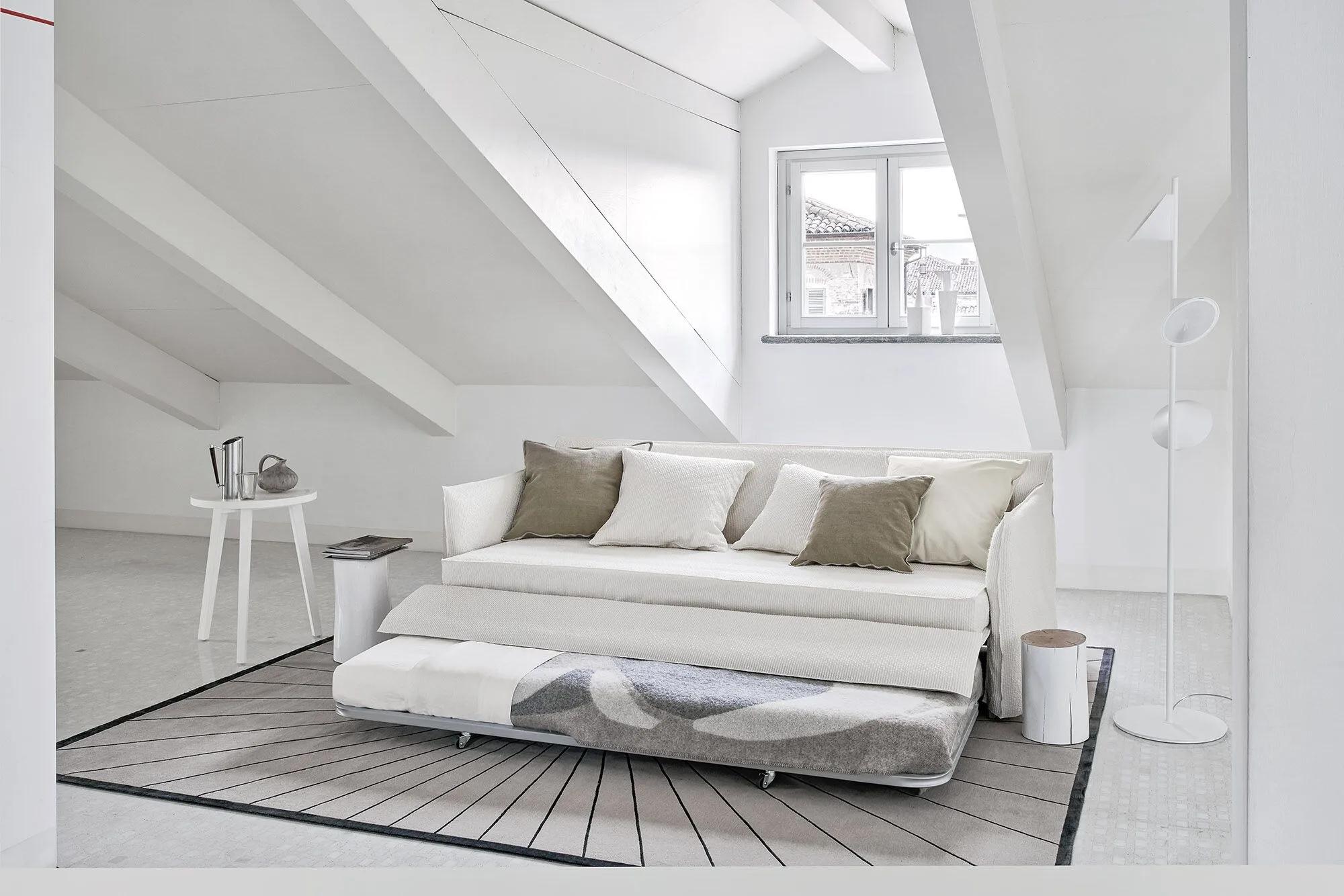 https://a.1stdibscdn.com/sofa-bed-gervasoni-ghost-19-design-paola-navone-for-sale-picture-4/f_105752/f_465129221756891213565/ghost194_master.jpeg