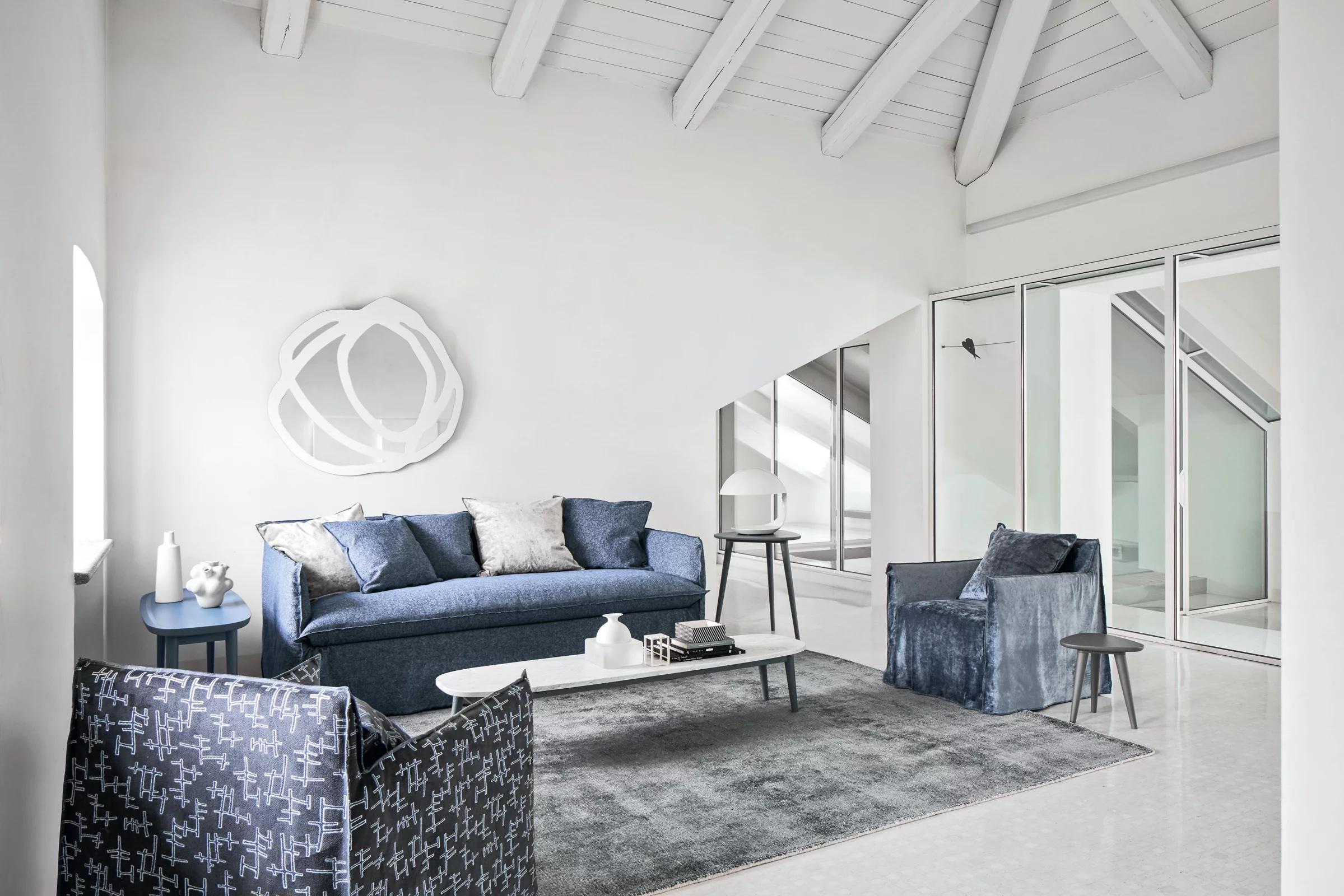 https://a.1stdibscdn.com/sofa-bed-gervasoni-ghost-13-design-paola-navone-for-sale-picture-11/f_105752/f_465013321756829652004/ghost_2019_pag50_51_2x_master.jpeg