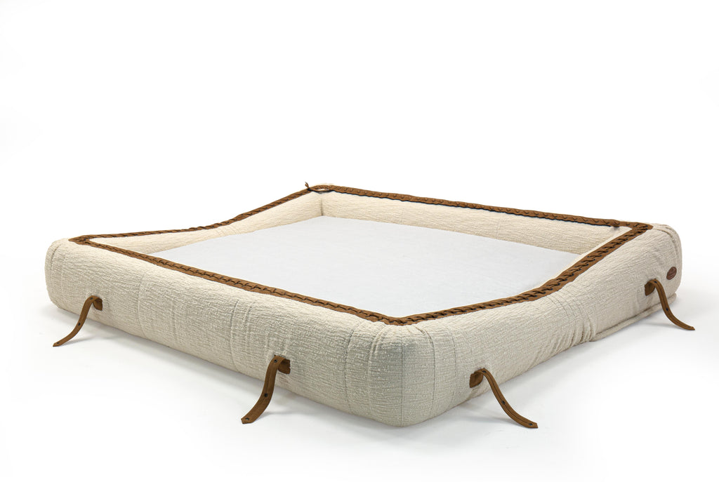 https://a.1stdibscdn.com/giovannetti-1970s-anfibio-foldable-sofa-in-cream-colored-fabric-project-becchi-for-sale-picture-3/f_52352/f_343217021684330938951/giovannetti_158_master.jpg