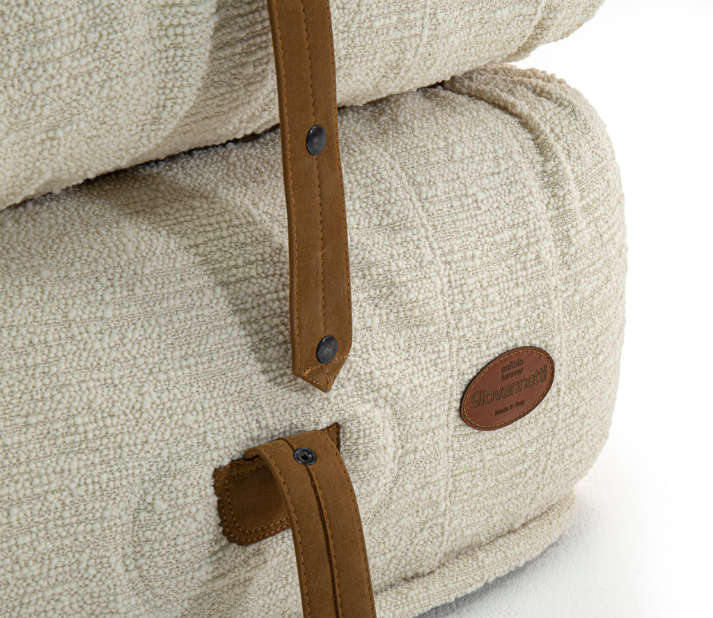 https://a.1stdibscdn.com/giovannetti-1970s-anfibio-foldable-sofa-in-cream-colored-fabric-project-becchi-for-sale-picture-6/f_52352/f_343217021684331133457/giovannetti_163_master.jpg