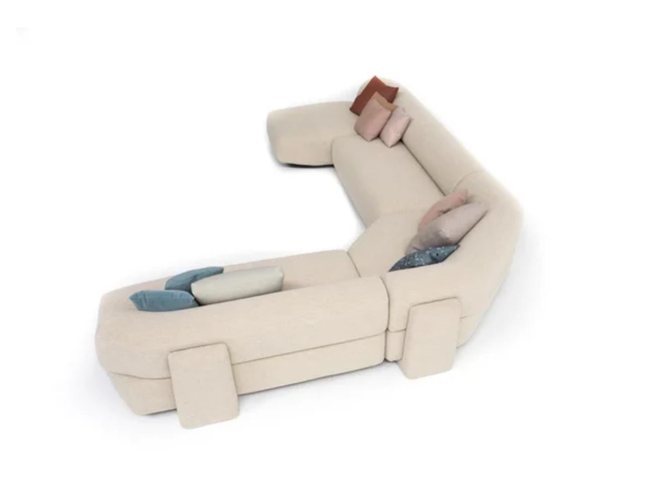 https://a.1stdibscdn.com/moroso-gogan-sofa-by-patricia-urquiola-for-sale-picture-12/f_16392/f_466908721758099792462/gogan_moroso_12_1__master.jpg