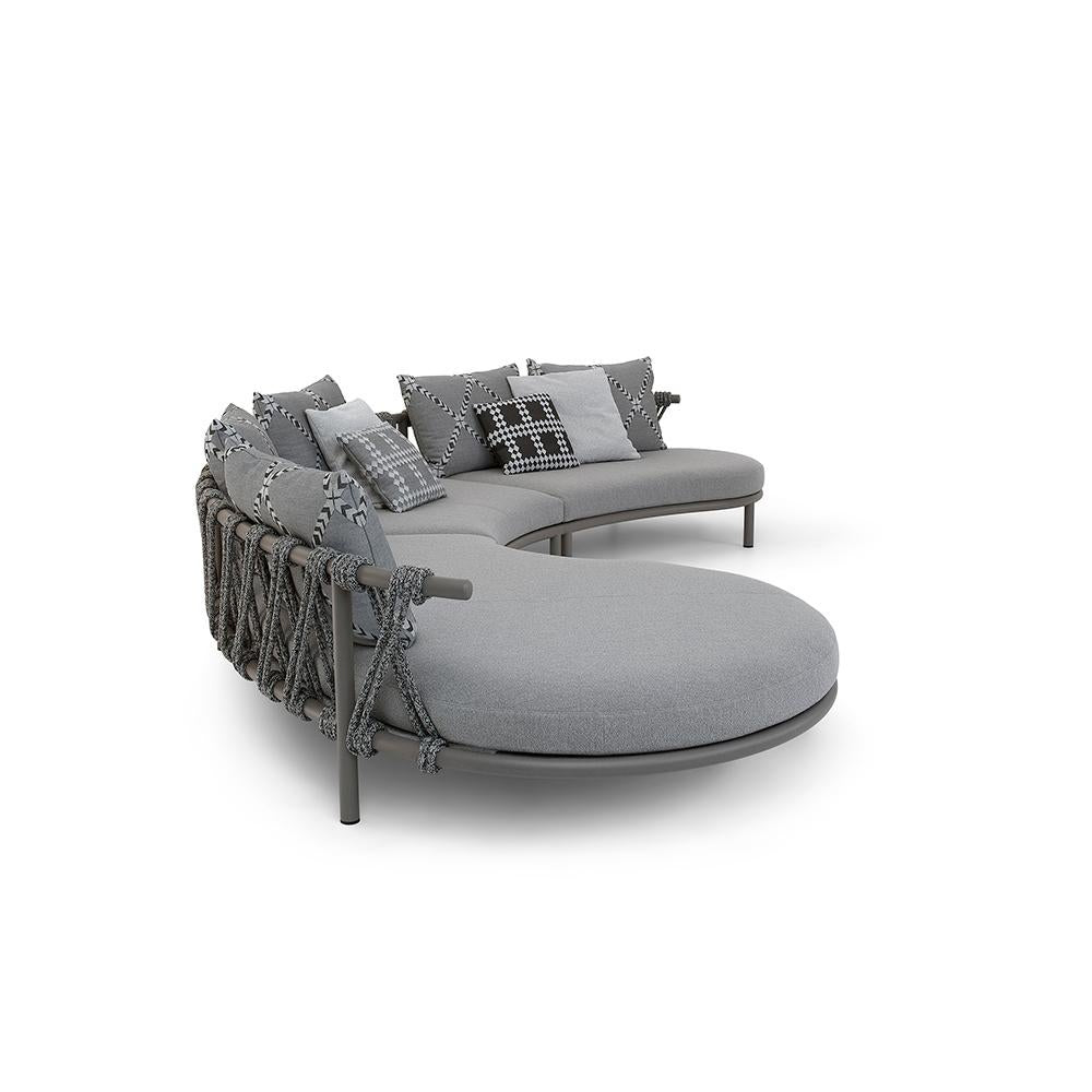 https://a.1stdibscdn.com/patricia-urquiola-trampoline-outdoor-sofa-steel-rope-and-fabric-by-cassina-for-sale-picture-3/f_14272/f_324913821675079097802/gris_master.jpg