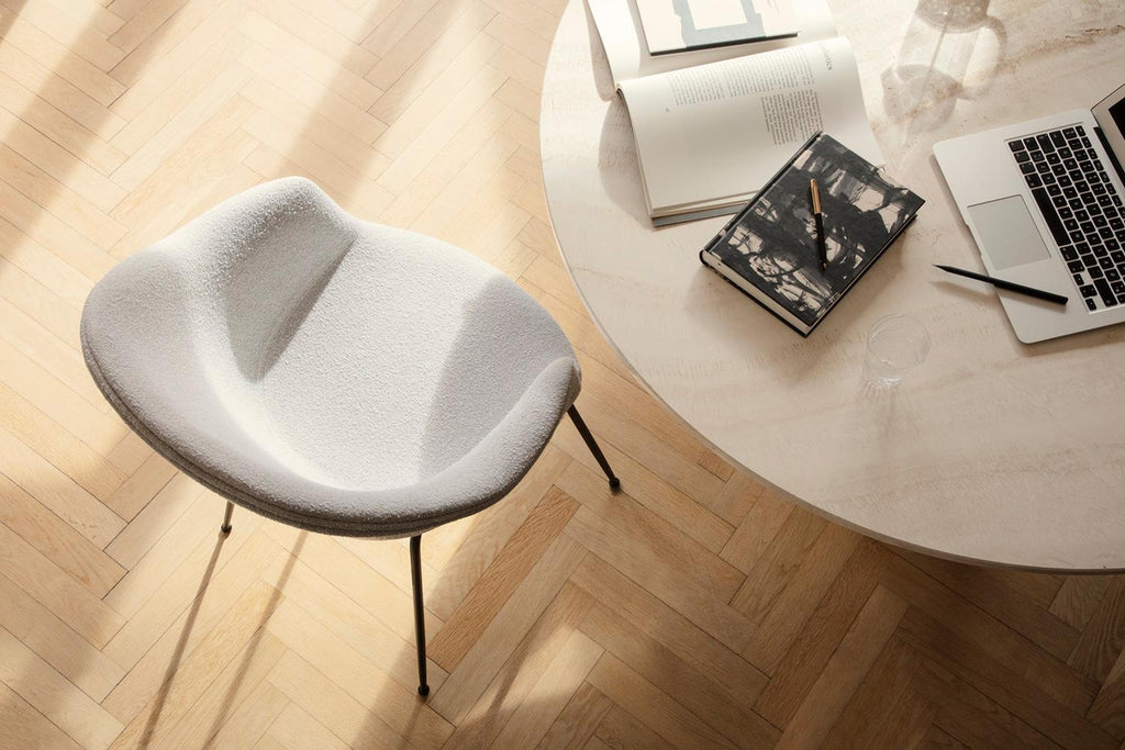 https://a.1stdibscdn.com/gubi-epic-dining-table-neutral-white-travertine-130-cm-by-gamfratesi-for-sale-picture-6/f_104122/f_446639021745198187995/gubi_epic_dining_table_neutral_white_travertine_130_cm_by_gamfratesi_6_master.jpg