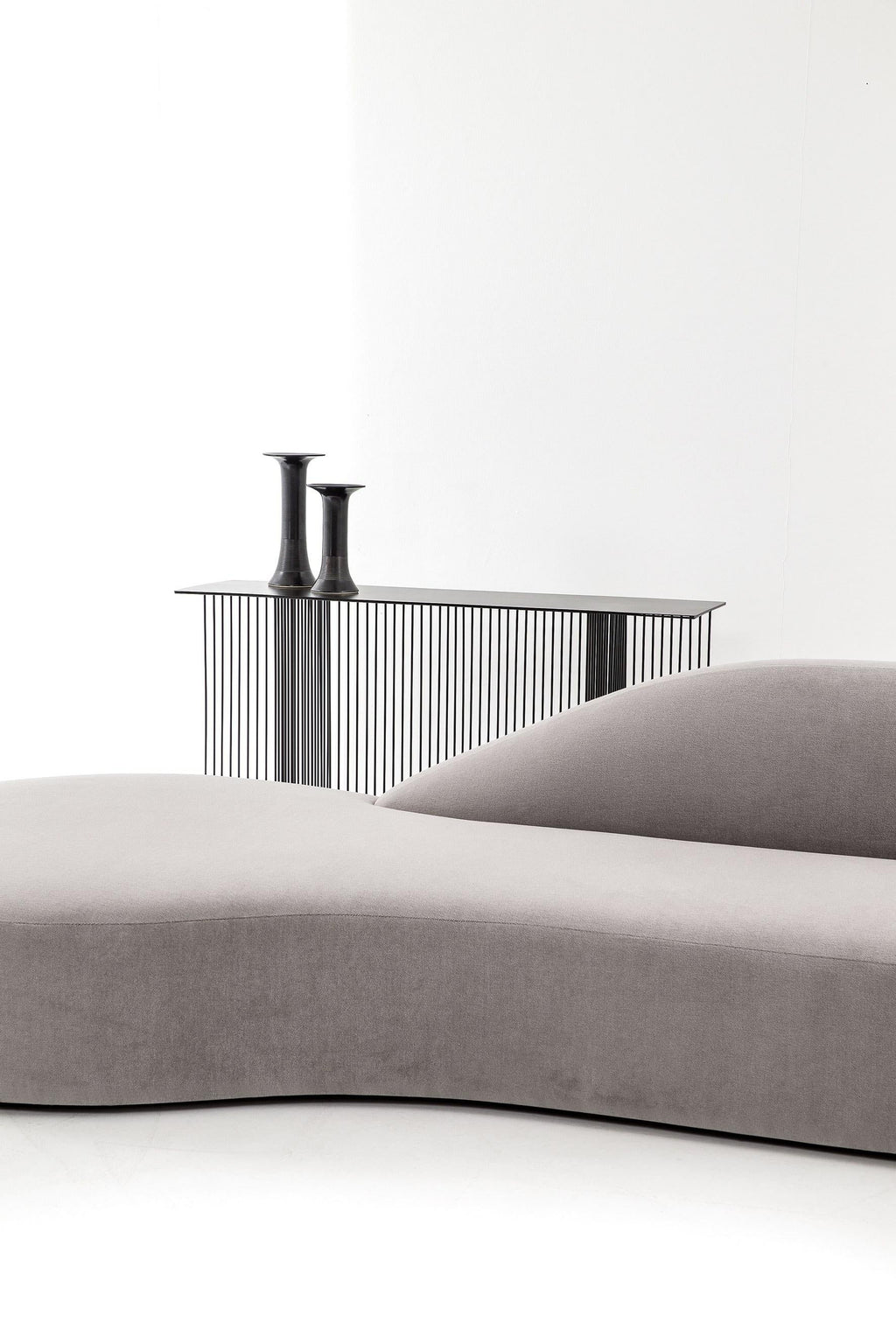 https://a.1stdibscdn.com/contemporary-sculptural-sofa-chaise-offered-in-velvet-for-sale-picture-4/f_27693/f_301542121661546688800/guest_sofa_la_cividina_188291_rel8ba8c5b9_master.jpg