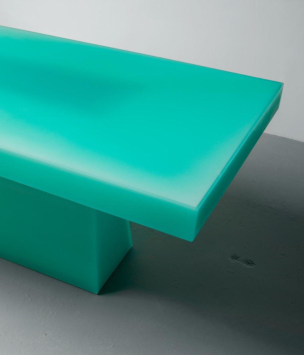 https://a.1stdibscdn.com/contemporary-pool-epoxy-resin-dining-table-in-turquoise-green-by-facture-studio-for-sale-picture-3/f_55372/f_460815421753901623903/h0WdsSdcle653qCP_master.jpg