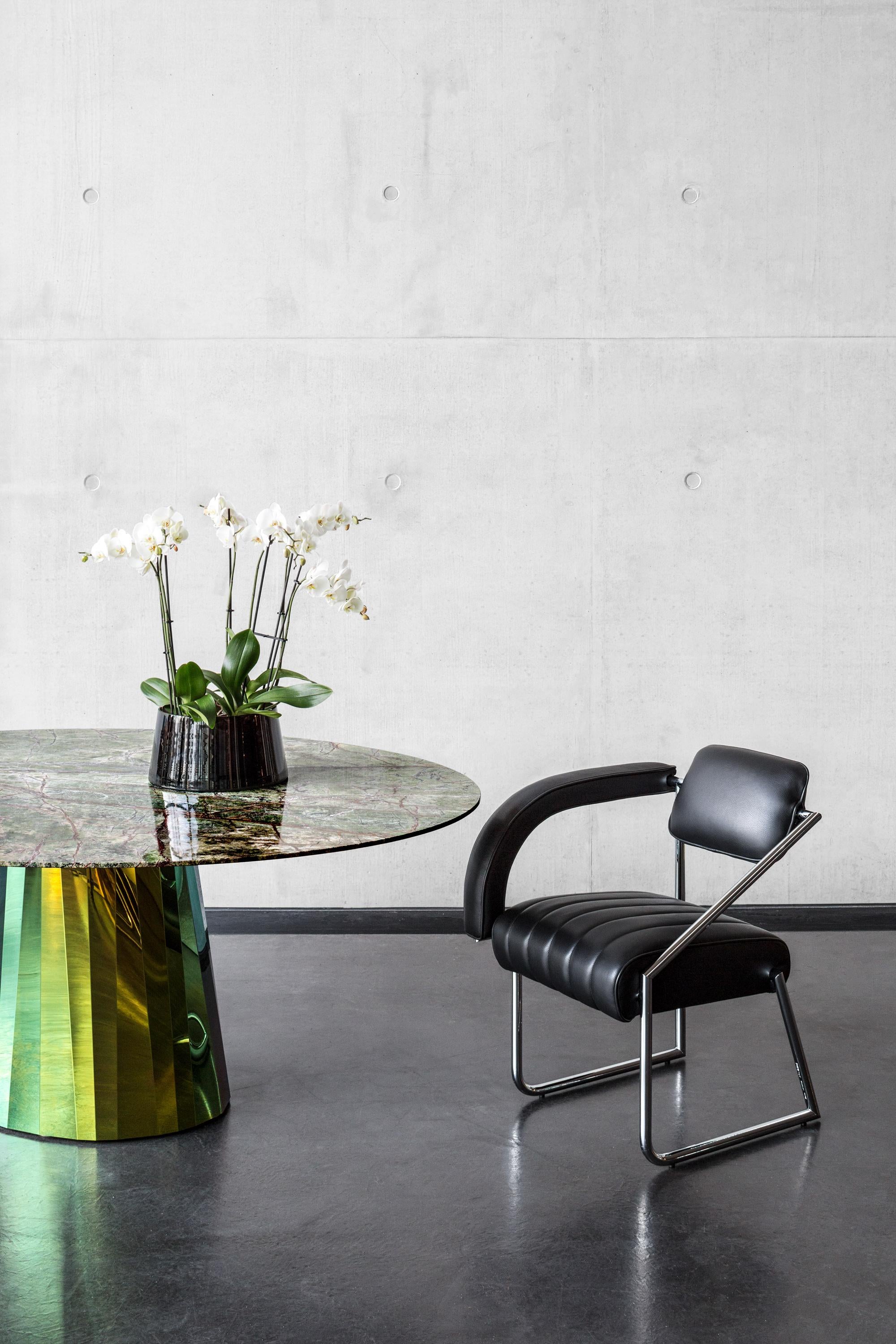 https://a.1stdibscdn.com/classicon-pli-table-in-green-with-crystal-glass-top-by-victoria-wilmotte-for-sale-picture-3/12330573/f_138532611551442238093/hassos_pli_table_marble_non_conformist_armchair_master.jpg