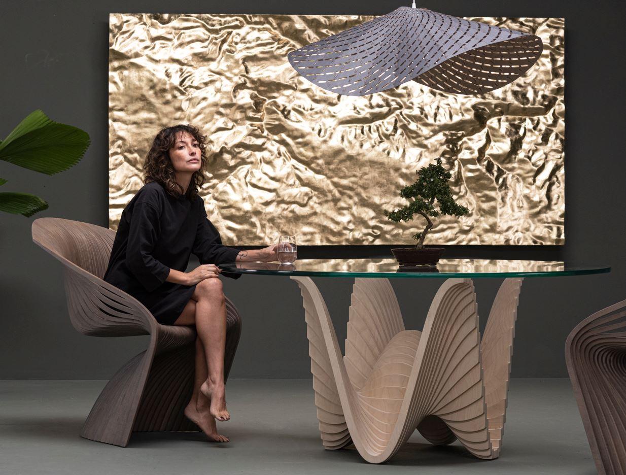https://a.1stdibscdn.com/candy-dining-table-medium-by-piegatto-a-sculptural-contemporary-table-for-sale-picture-4/f_83012/f_385046421708469704717/hat_y_patrones_gold_master.JPG