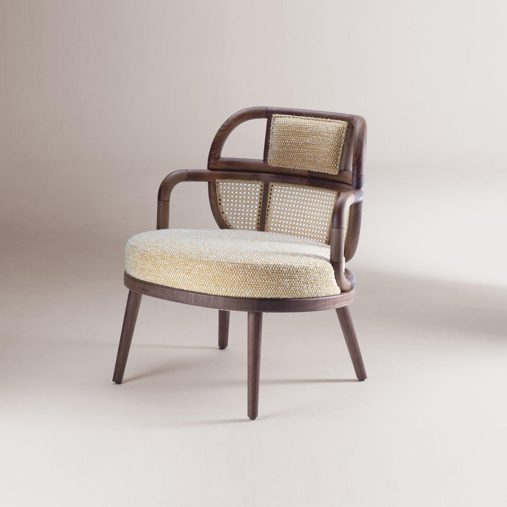 https://a.1stdibscdn.com/dooq-organic-modern-armchair-havana-in-solid-walnut-and-beige-boucle-for-sale-picture-2/f_54242/f_423136321731605953174/havana_novo__master.jpg