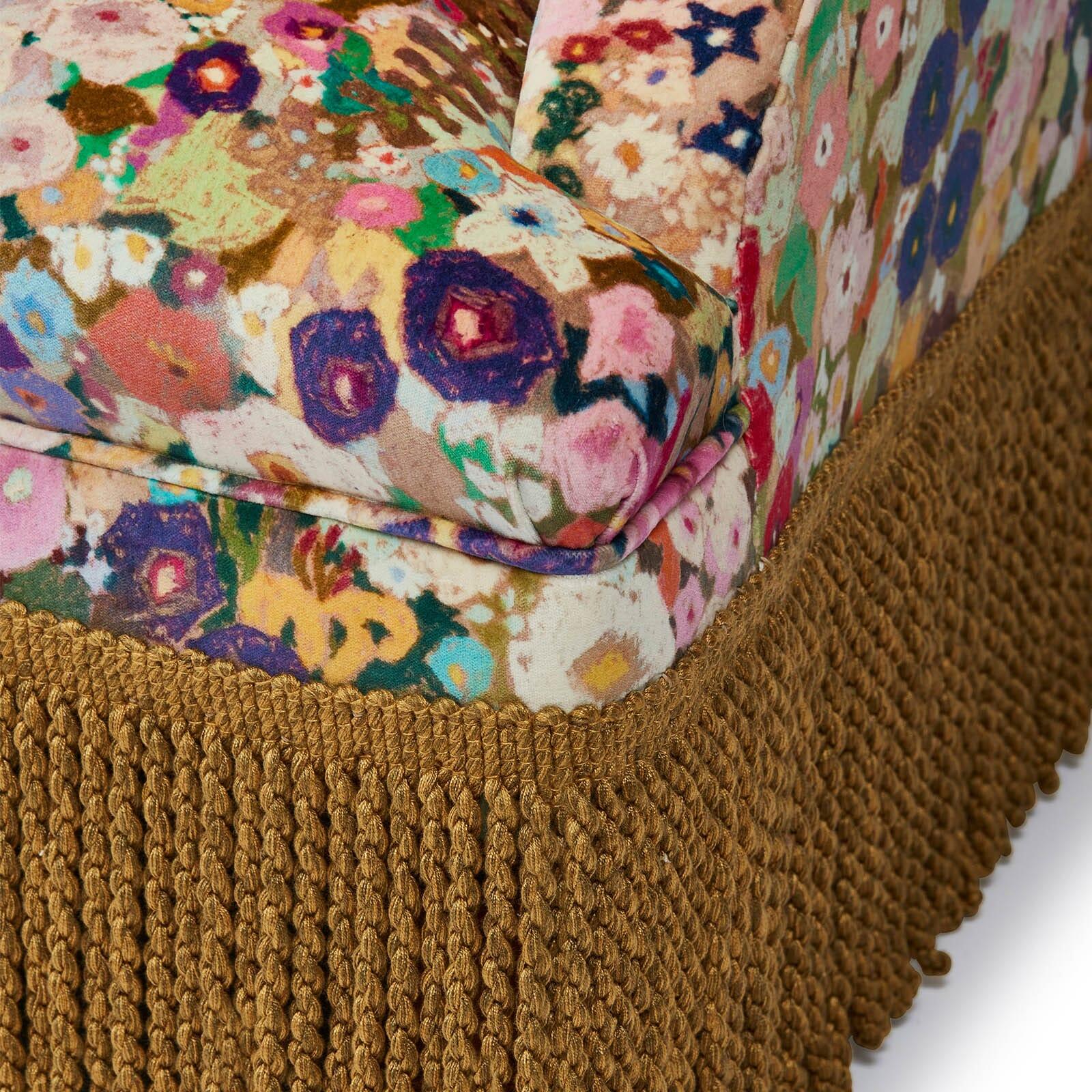 https://a.1stdibscdn.com/hollyhocks-velvet-loveseat-spring-for-sale-picture-3/22569652/f_343394121685436309011/hollyhocks_velvet_loveseat_spring_4_master.jpg