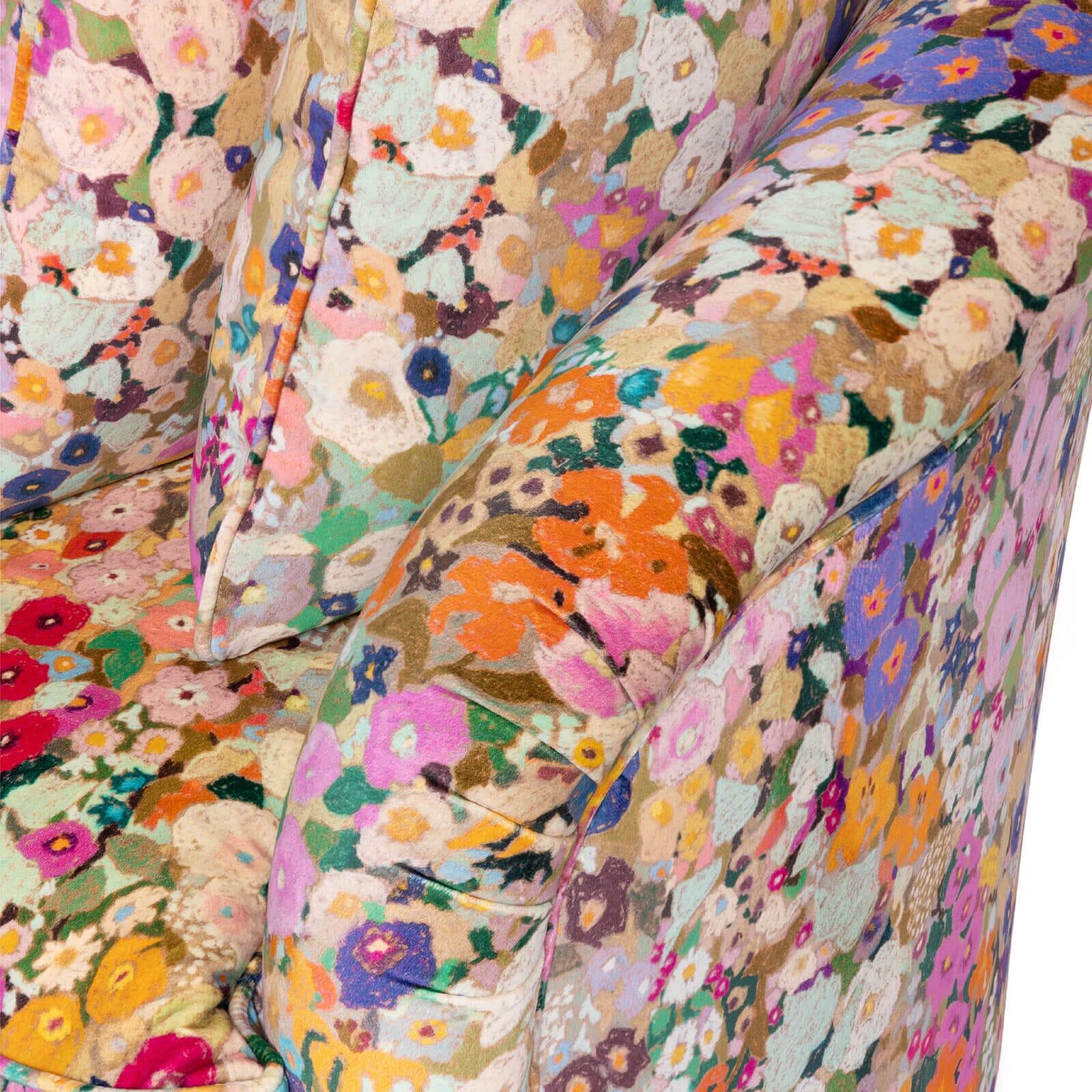 https://a.1stdibscdn.com/hollyhocks-velvet-vesper-3-seater-sofa-spring-for-sale-picture-4/f_84552/f_423080921731587401059/hollyhocks_vesper_sofa_4_master.jpg