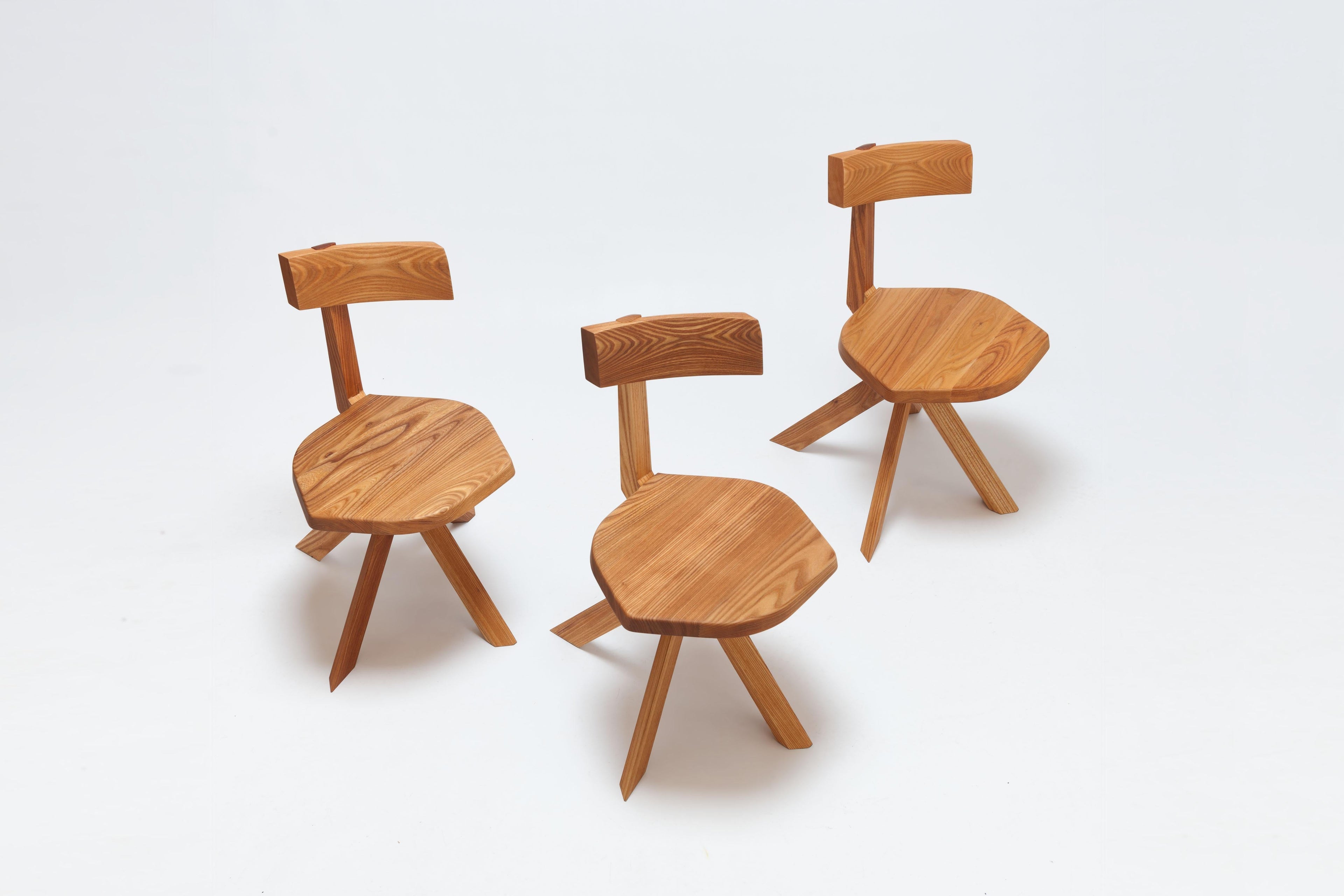 https://a.1stdibscdn.com/pierre-chapo-s34-chair-in-solid-elm-4-pcs-available-ships-from-stock-for-sale-picture-12/f_9327/f_342996421684234455664/houten_stoeltjes_dsc_7409_master.jpg