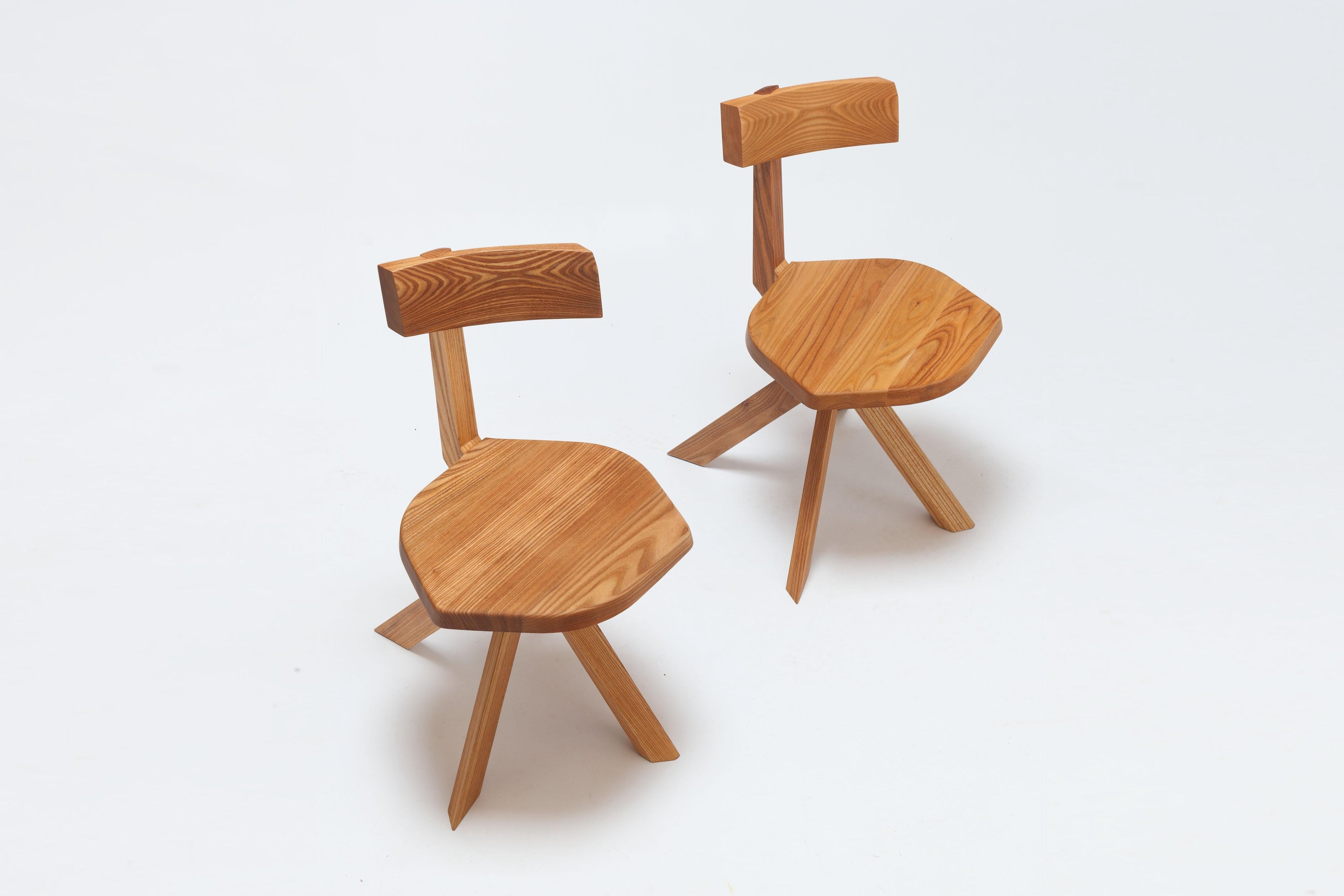 https://a.1stdibscdn.com/pierre-chapo-s34-chair-in-solid-elm-4-pcs-available-ships-from-stock-for-sale-picture-15/f_9327/f_342996421684234586656/houten_stoeltjes_dsc_7413_master.jpg