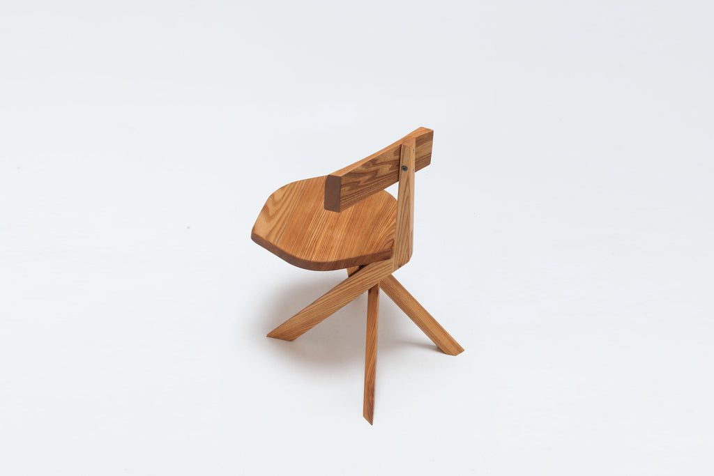 https://a.1stdibscdn.com/pierre-chapo-s34-chair-in-solid-elm-4-pcs-available-ships-from-stock-for-sale-picture-11/f_9327/f_342996421684234785060/houten_stoeltjes_dsc_7417_master.jpg