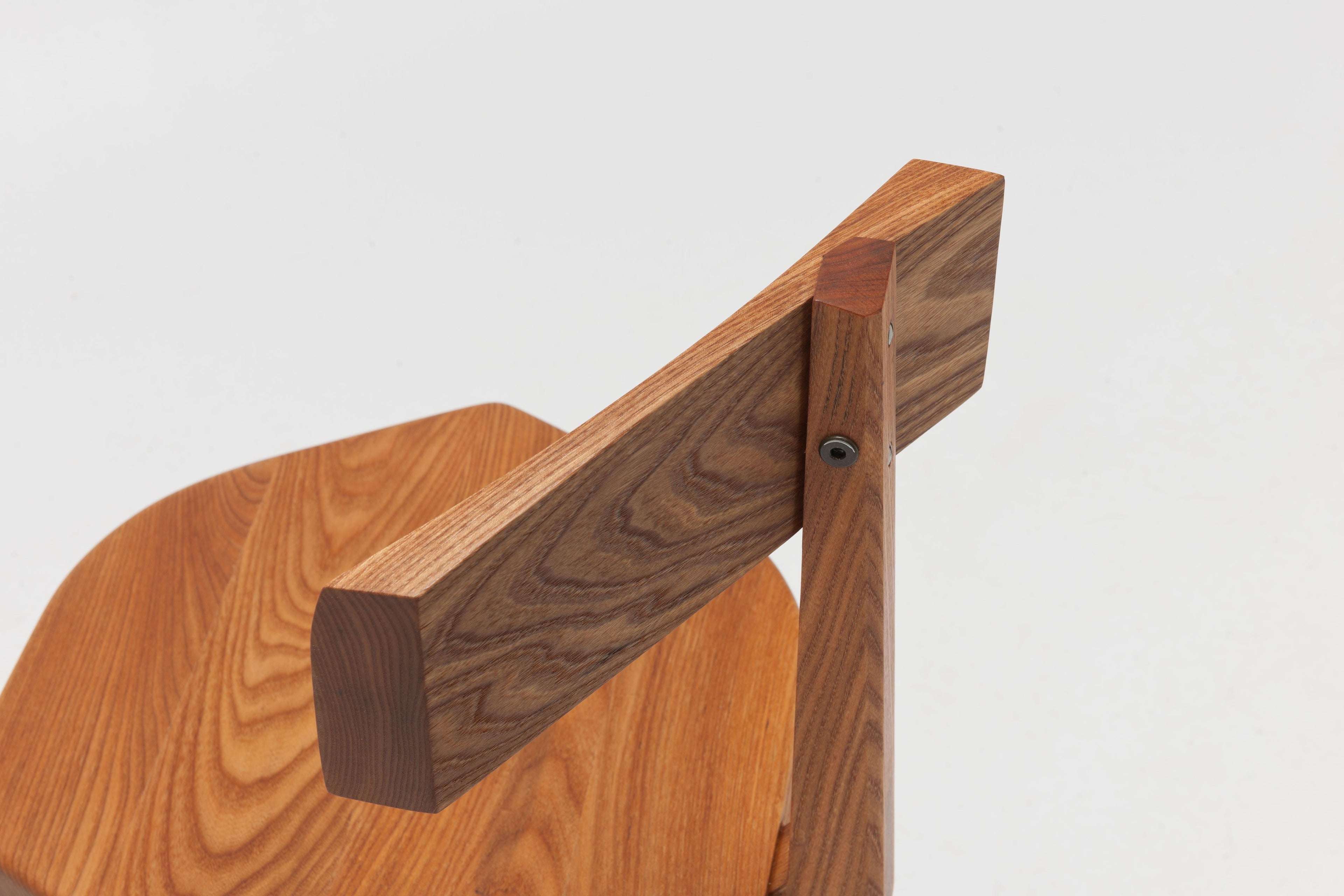 https://a.1stdibscdn.com/pierre-chapo-s34-chair-in-solid-elm-4-pcs-available-ships-from-stock-for-sale-picture-7/f_9327/f_342996421684234641992/houten_stoeltjes_dsc_7527_master.jpg