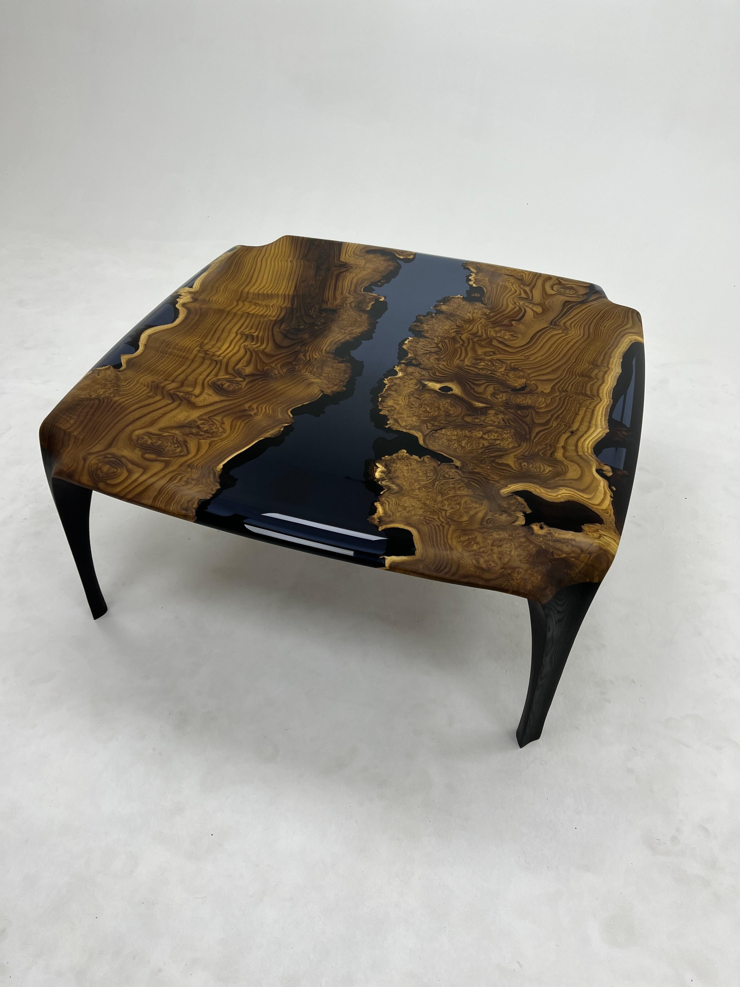 https://a.1stdibscdn.com/natural-wood-epoxy-resin-coffee-table-for-sale-picture-6/f_91932/f_36433702/image00004_1696322798146_master.jpeg