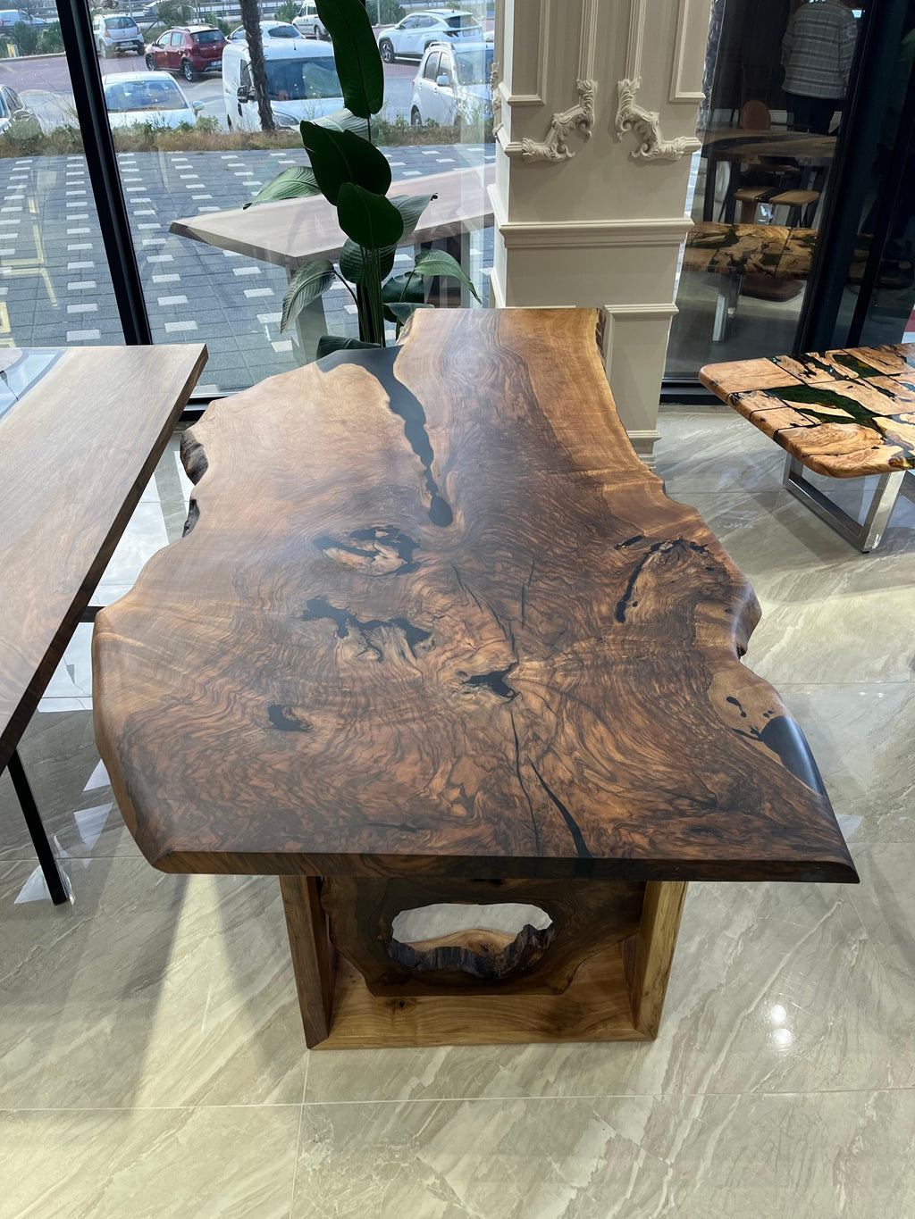 https://a.1stdibscdn.com/black-walnut-custom-live-edge-table-for-sale-picture-7/f_91932/f_36601702/image00121_1697211365467_master.jpeg