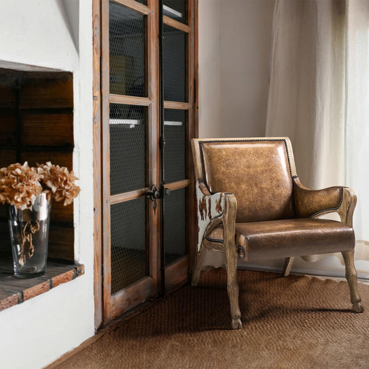 https://a.1stdibscdn.com/rustic-western-leather-hide-accent-chair-for-sale-picture-4/f_8038/f_480696821766264651443/image_3_master.jpg