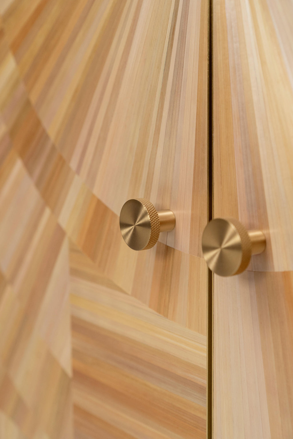 https://a.1stdibscdn.com/solomia-cabinet-by-ruda-studio-for-sale-picture-3/f_12192/f_413156721725370184693/image_6483441_master.JPG